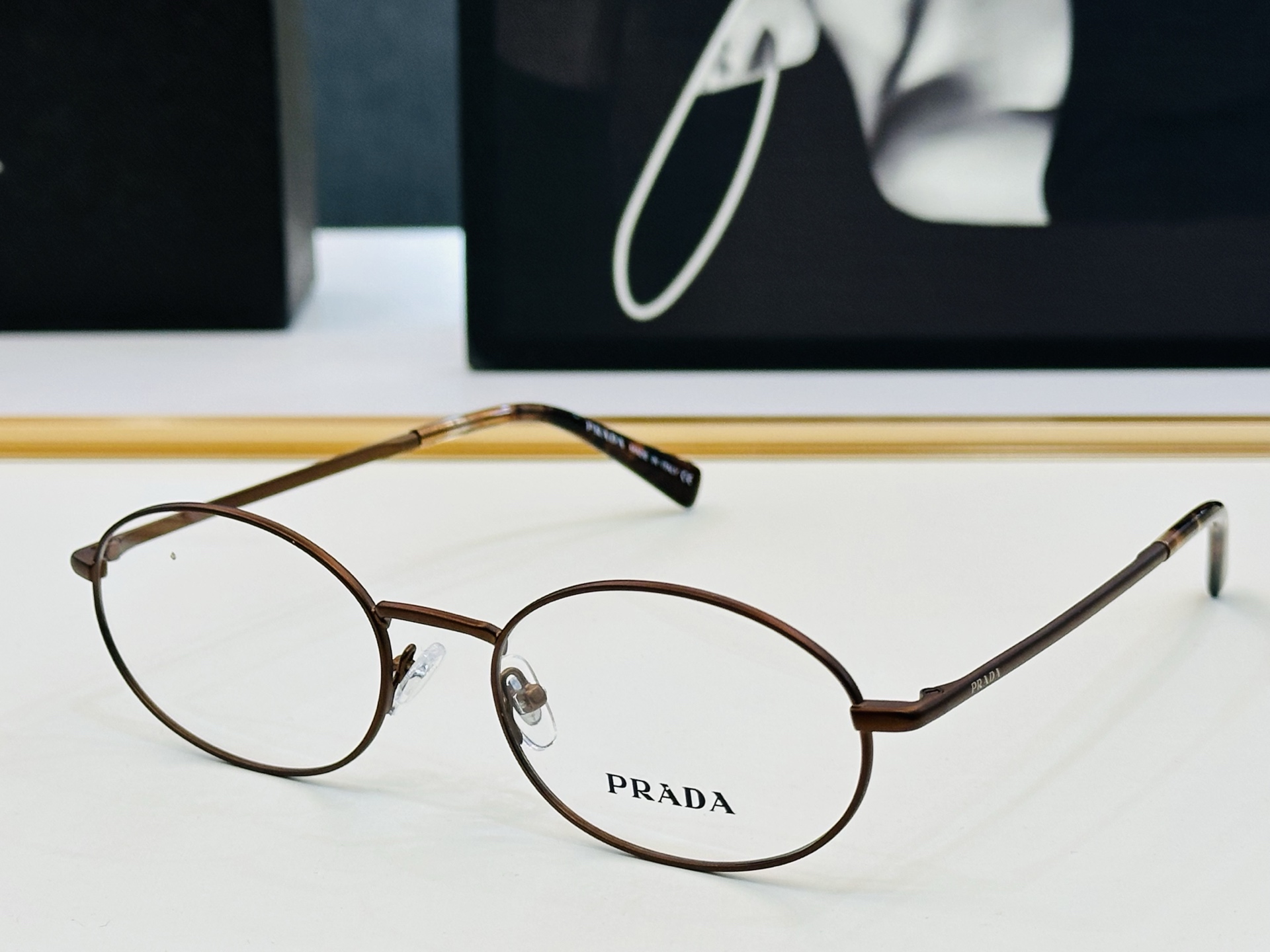 🔺PRAD*🔻普家 OPRA57 Size：53口19-145 眼镜系列堪称精湛制作 彰显独特个 Z最新