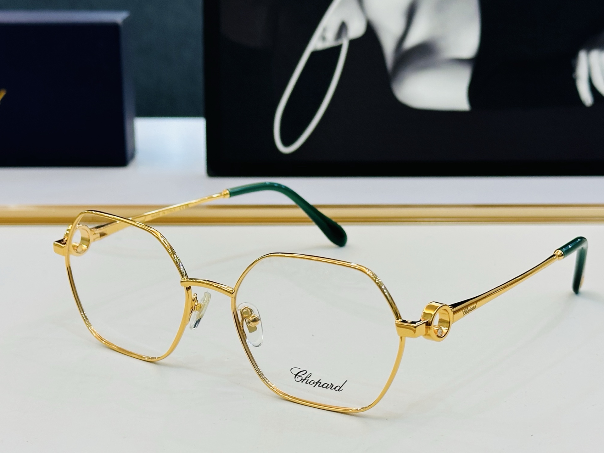 原版 ChoPard肖邦 MODEL VCHL59S  Size：56口18-138  以现代时尚的设计