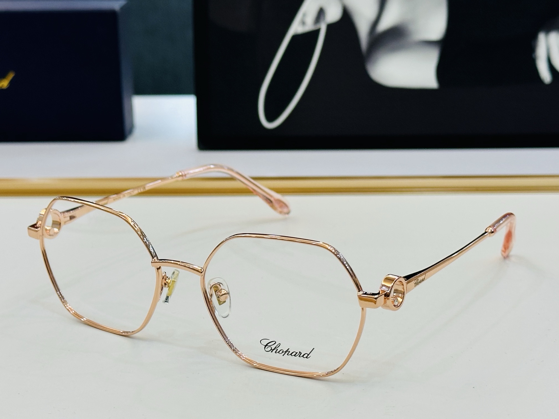 原版 ChoPard肖邦 MODEL VCHL59S  Size：56口18-138  以现代时尚的设计