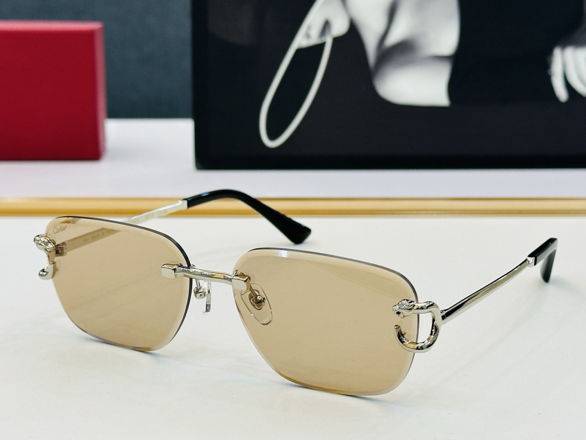 🆕 原版Cartie* 卡家 官网经典款 太阳镜 CT8823 Size：59口16-140 电镀工艺精