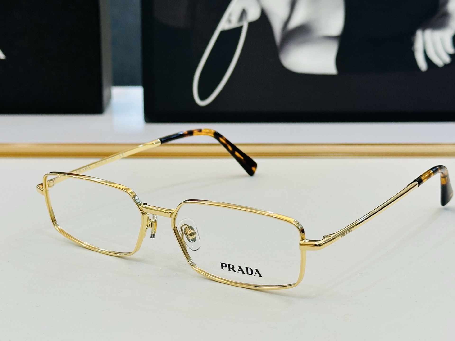 🔺PRAD*🔻普家 PRA60 Size：59口16-145 眼镜系列堪称精湛制作 彰显独特个 Z最新推