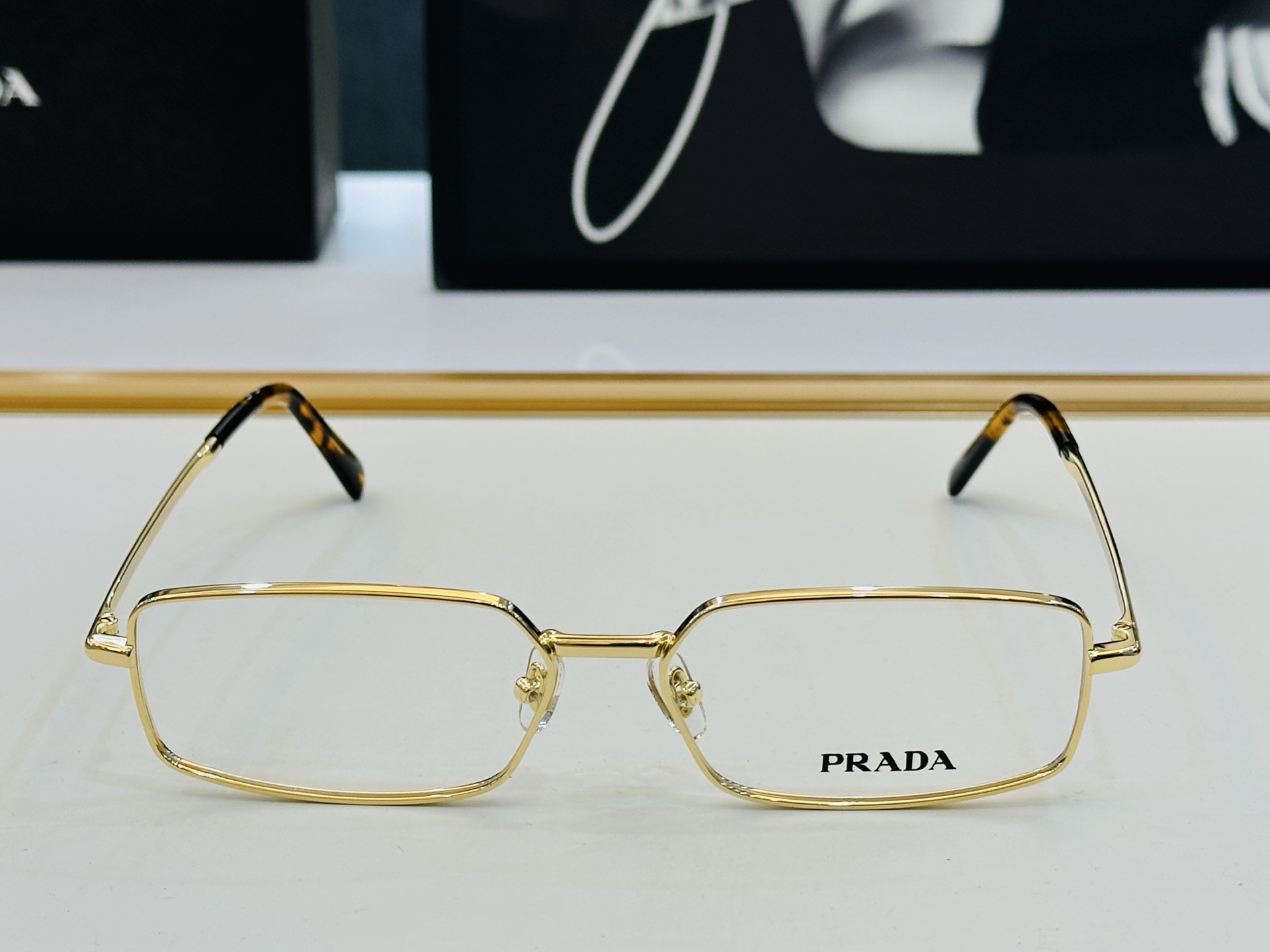 🔺PRAD*🔻普家 PRA60 Size：59口16-145 眼镜系列堪称精湛制作 彰显独特个 Z最新推