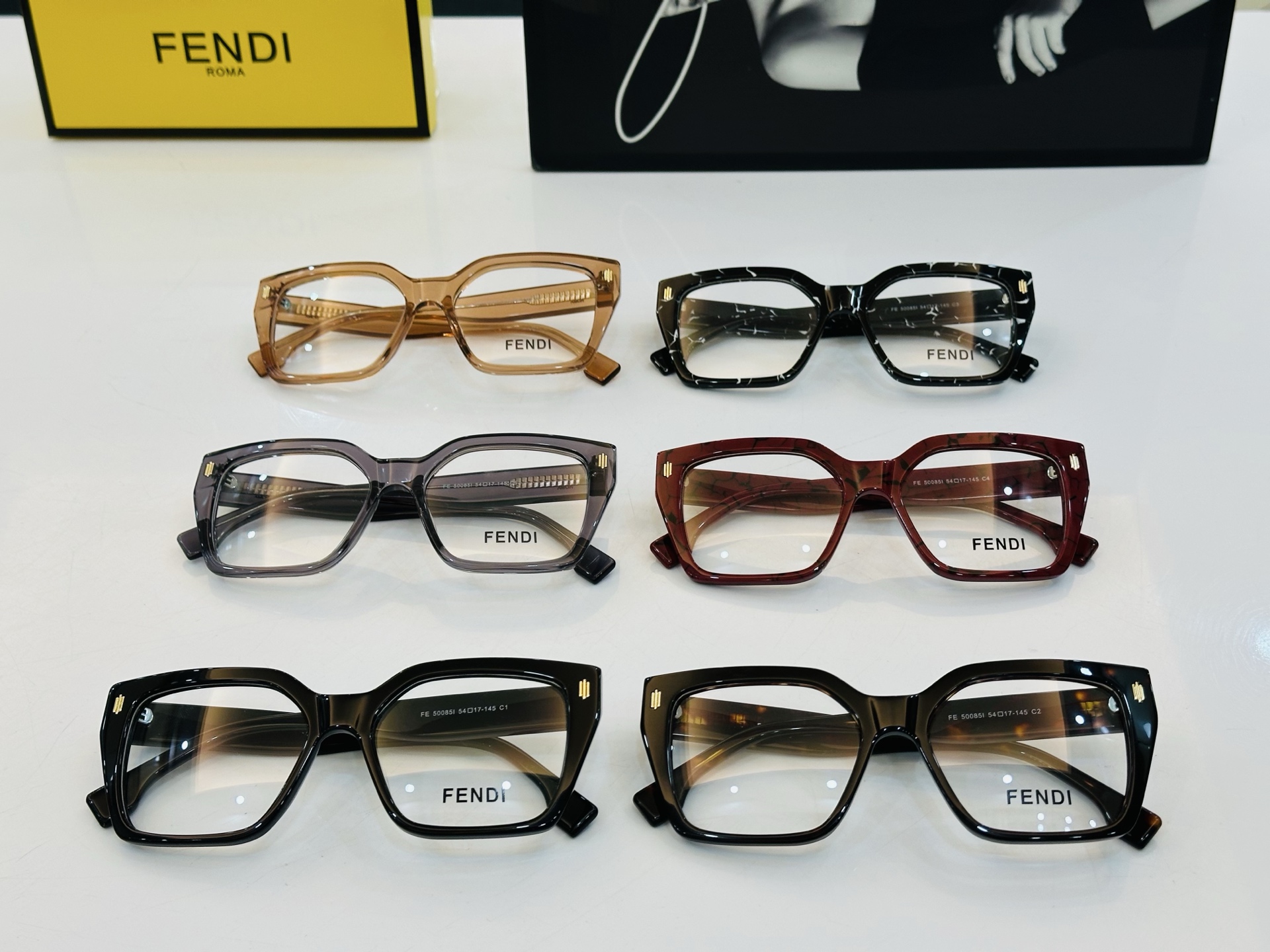 。新款FEND*   FE50085I Size：54口17-145 🎁芬家 😀👏时尚经典  H配光架 