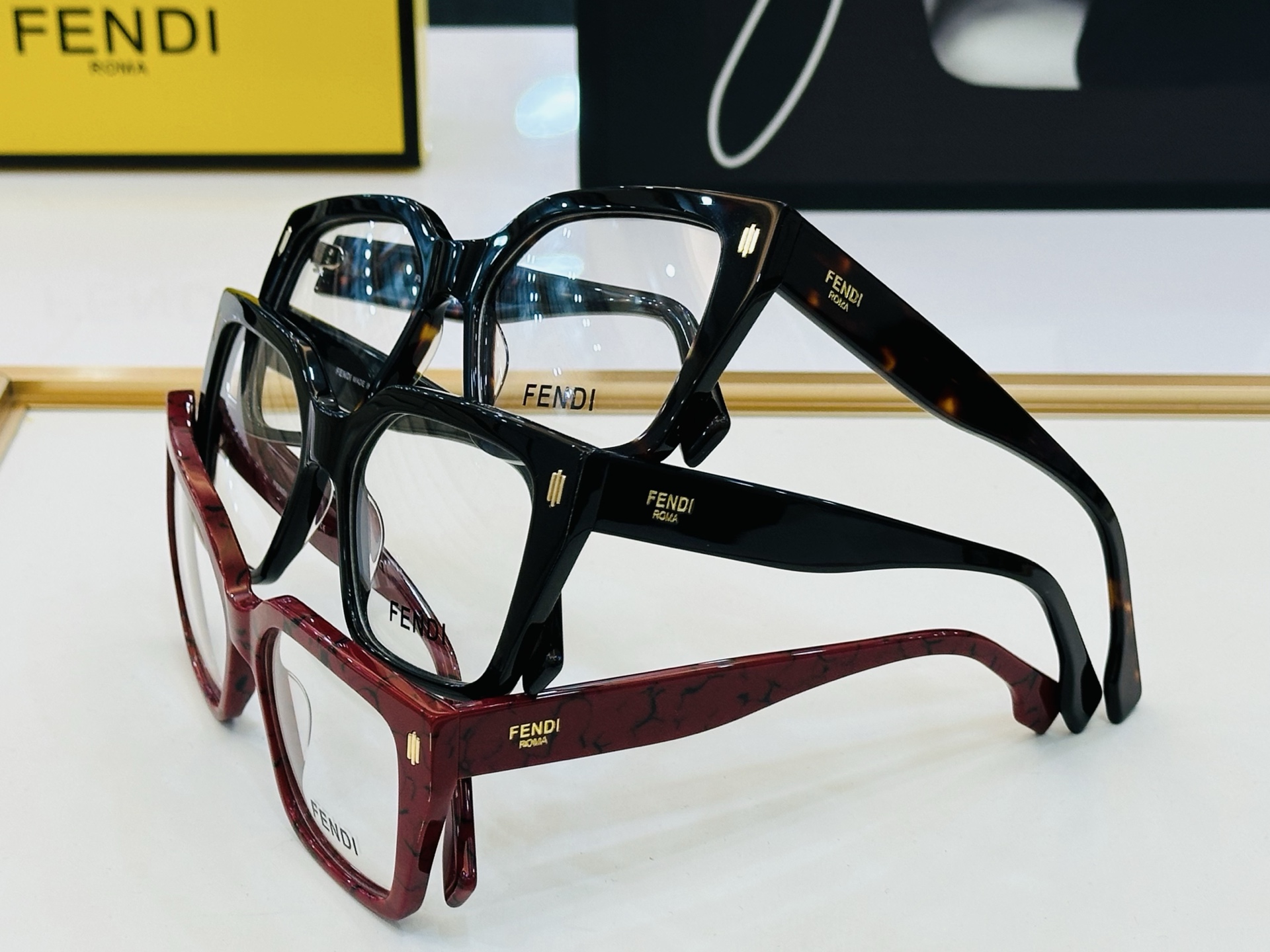 。新款FEND*   FE50085I Size：54口17-145 🎁芬家 😀👏时尚经典  H配光架 