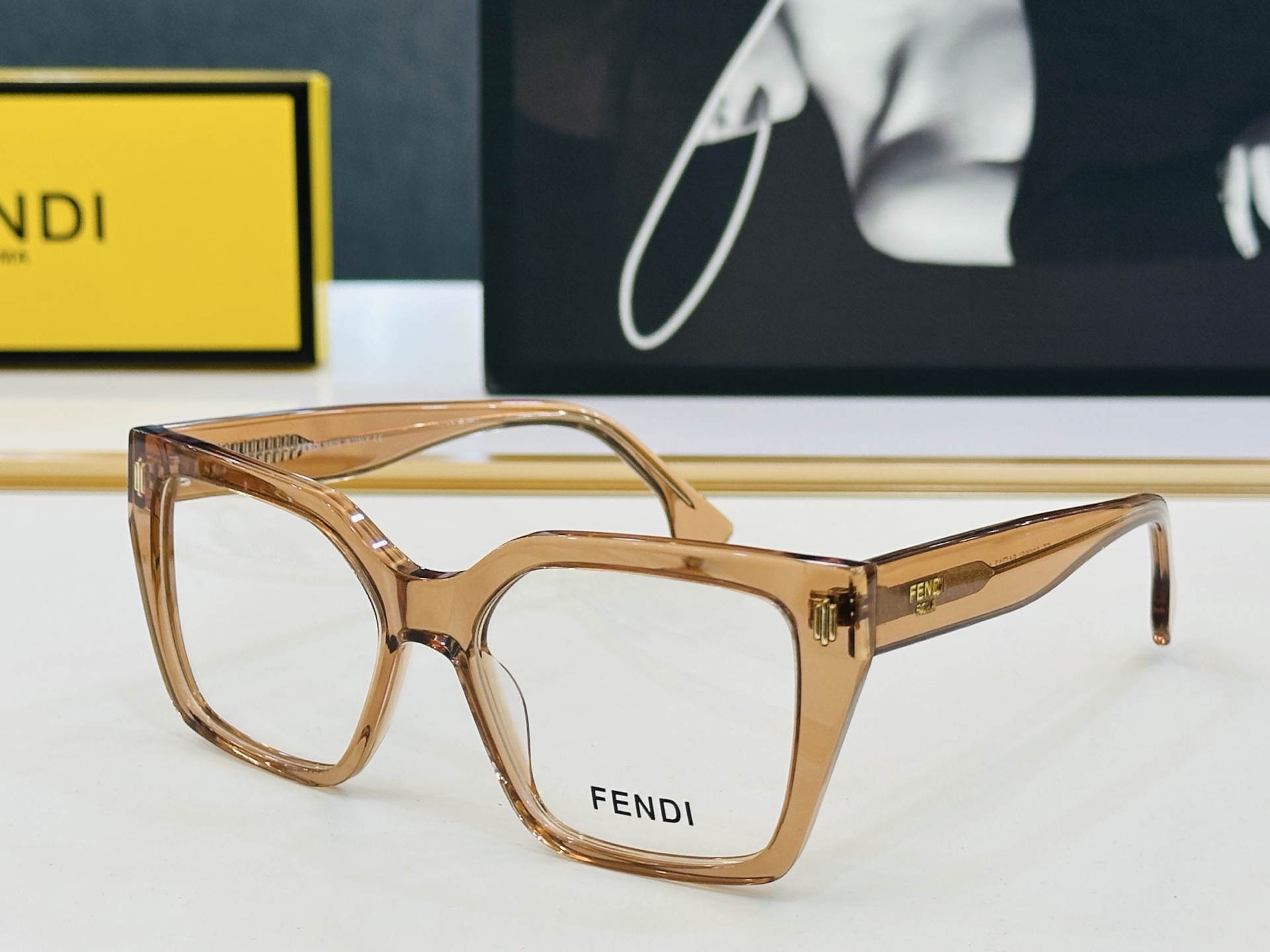 。新款FEND*   FE50085I Size：54口17-145 🎁芬家 😀👏时尚经典  H配光架 