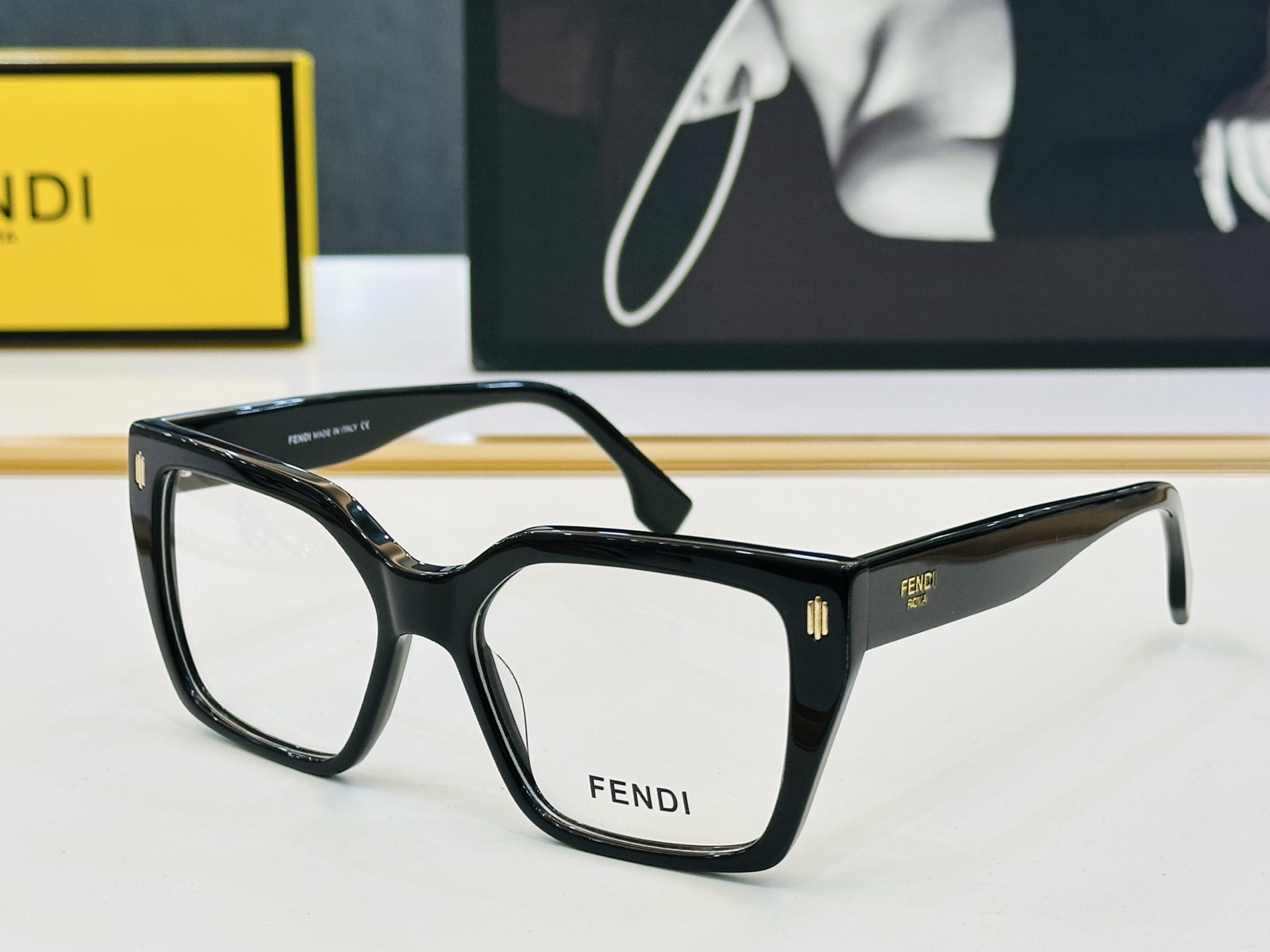 。新款FEND*   FE50085I Size：54口17-145 🎁芬家 😀👏时尚经典  H配光架 