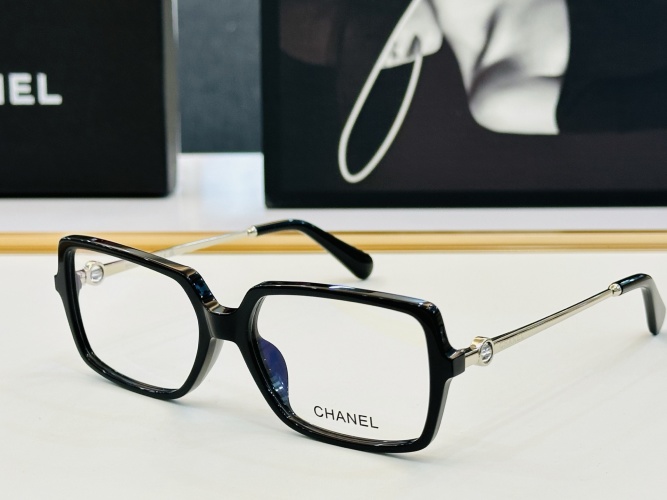 نظارات شانيل CH3487 للنساء بإطار أسود أنيق وعدسات شفافة 1 نظارات شانيل CH3487 للنساء بإطار أسود أنيق وعدسات شفافة