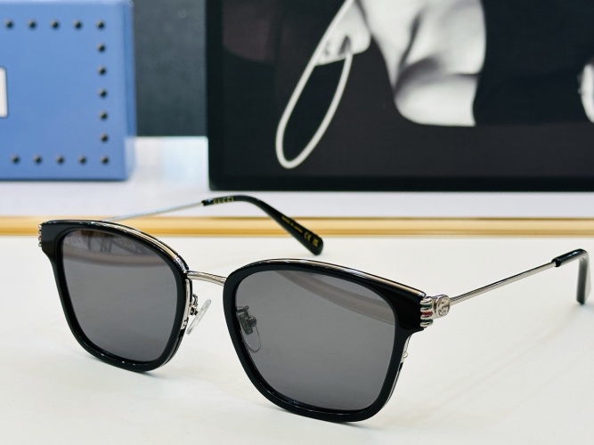 Elegant Gucci 1886OA Black Frame Sunglasses with Gray Lens - 5320-145 1 Elegant Gucci 1886OA Black Frame Sunglasses with Gray Lens - 5320-145
