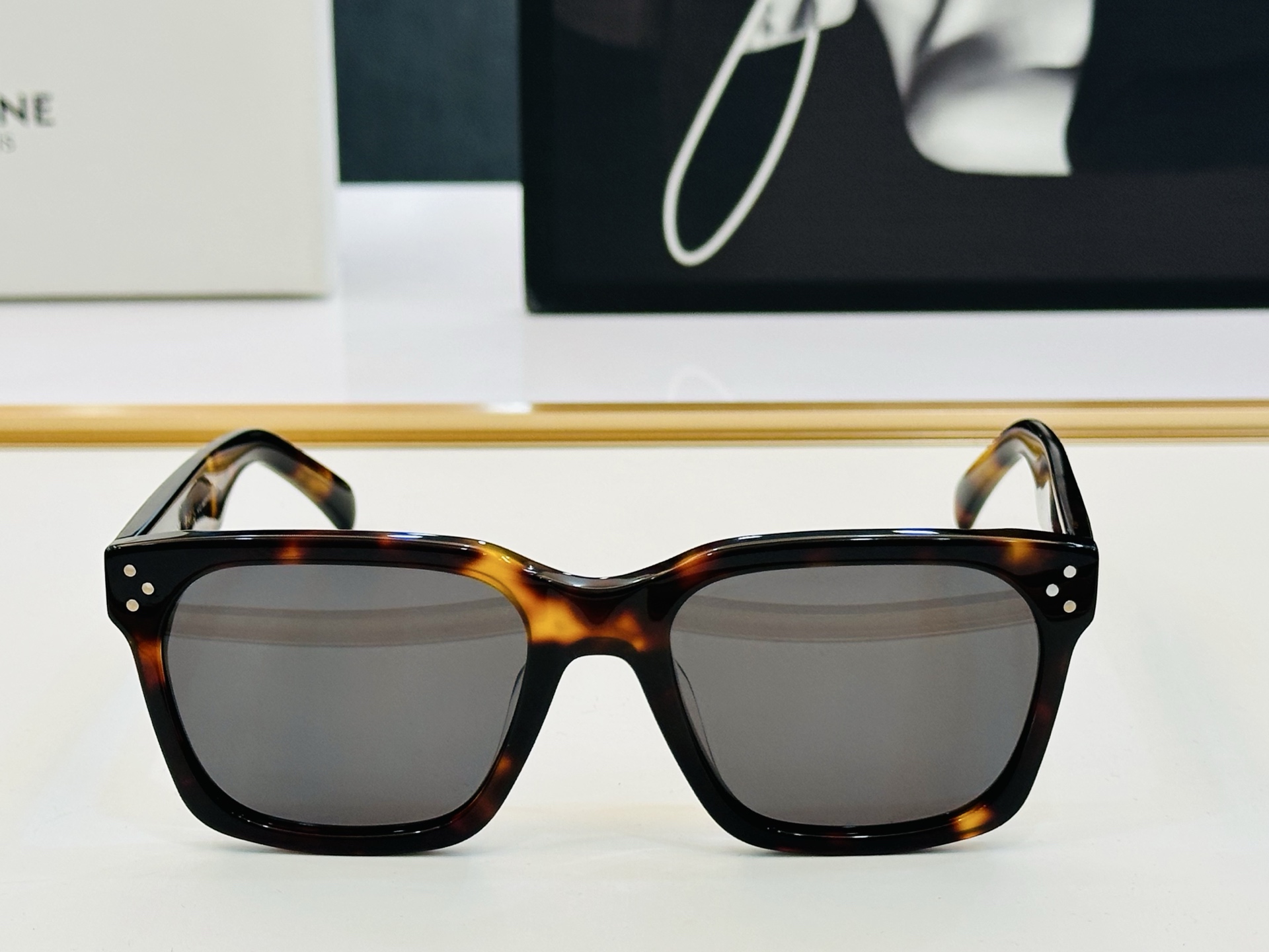 【CELINE】赛琳 CL40248 Size：54口19-145 一直热销的款式 欧美风 光泽度好 质