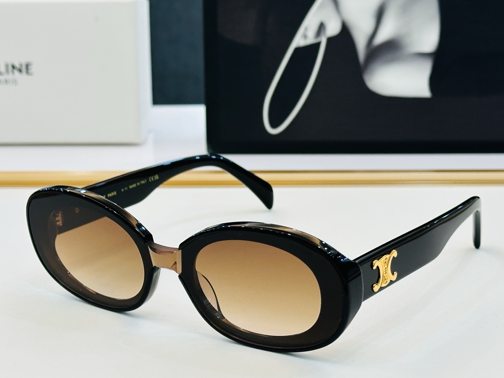 【CELINE】赛琳 CL42124 Size：51口23-145 一直热销的款式 欧美风 光泽度好 质