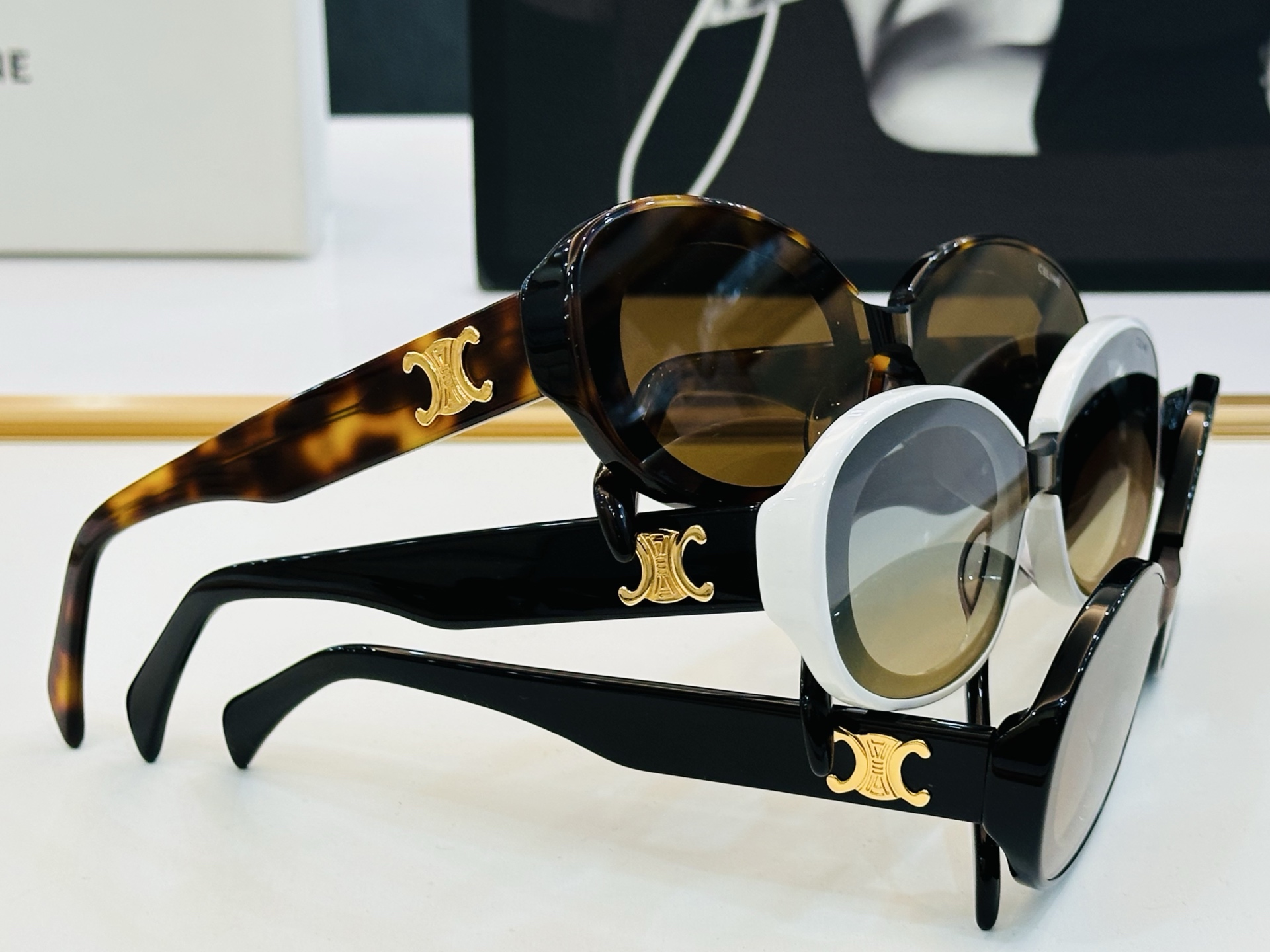【CELINE】赛琳 CL42124 Size：51口23-145 一直热销的款式 欧美风 光泽度好 质