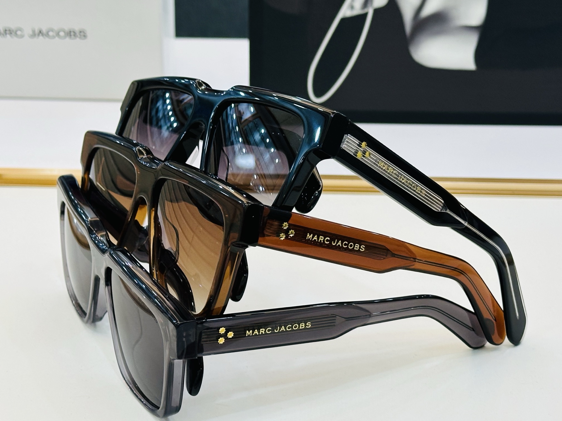 Marc jacobs 马杰家 MARC877 Size：56口17-145 采用今年流行的板材 Z完美