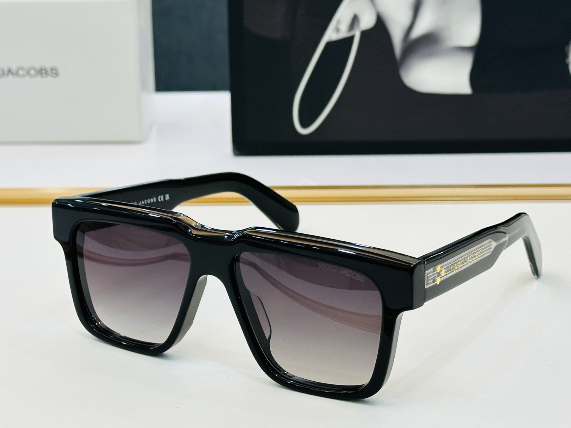 Marc jacobs 马杰家 MARC877 Size：56口17-145 采用今年流行的板材 Z完美
