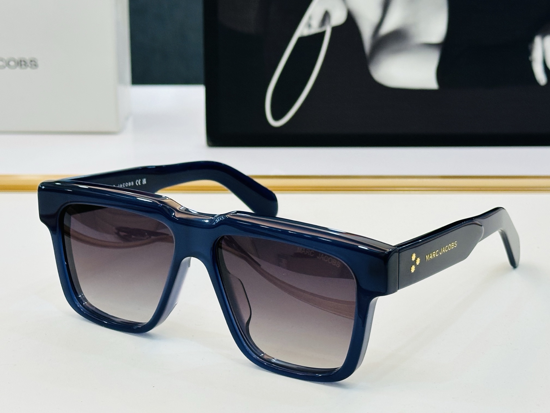 Marc jacobs 马杰家 MARC877 Size：56口17-145 采用今年流行的板材 Z完美