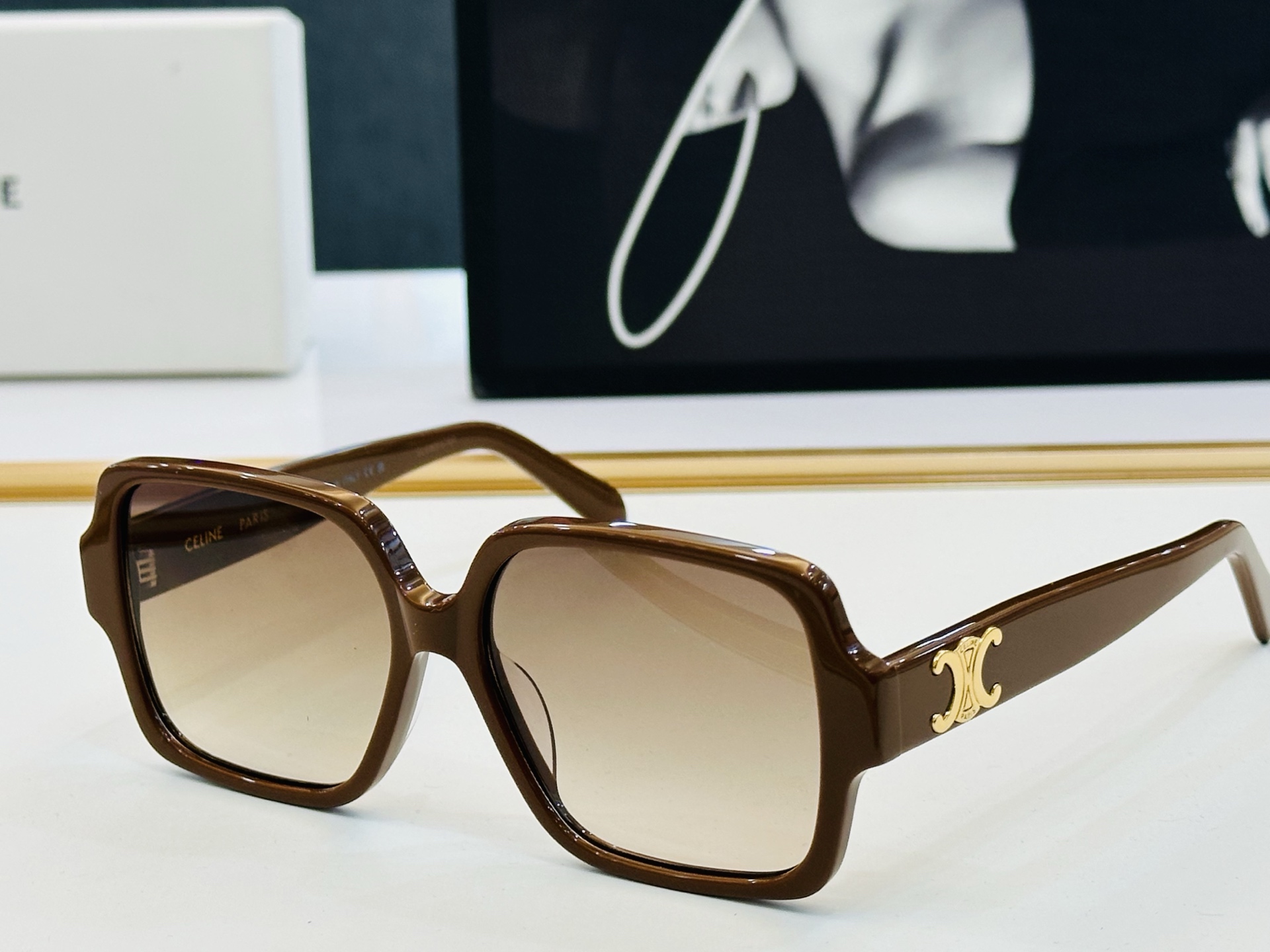 【CELINE】赛琳 CL40316  Size：55口15-140 一直热销的款式 欧美风 光泽度好 