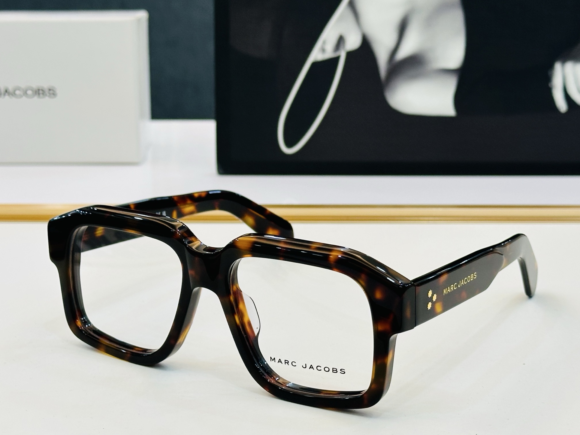 Marc jacobs 马杰家 MARC878   Size：54口20-145 采用今年流行的板材 Z