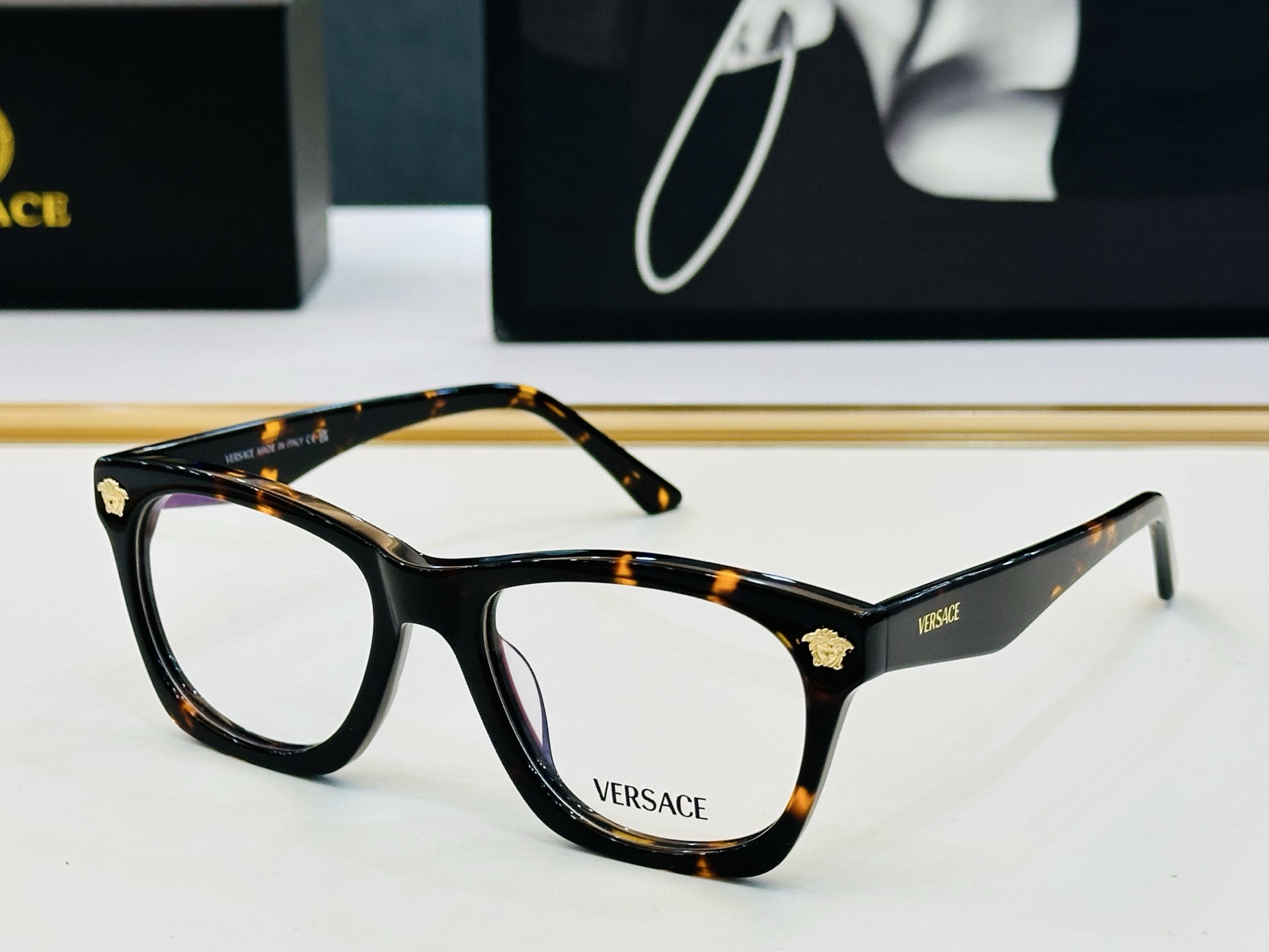 ‼️范思家 VE3363U 👍 Size ：52口18-145 绝对要买😎真心美的让人心动  品质非常完