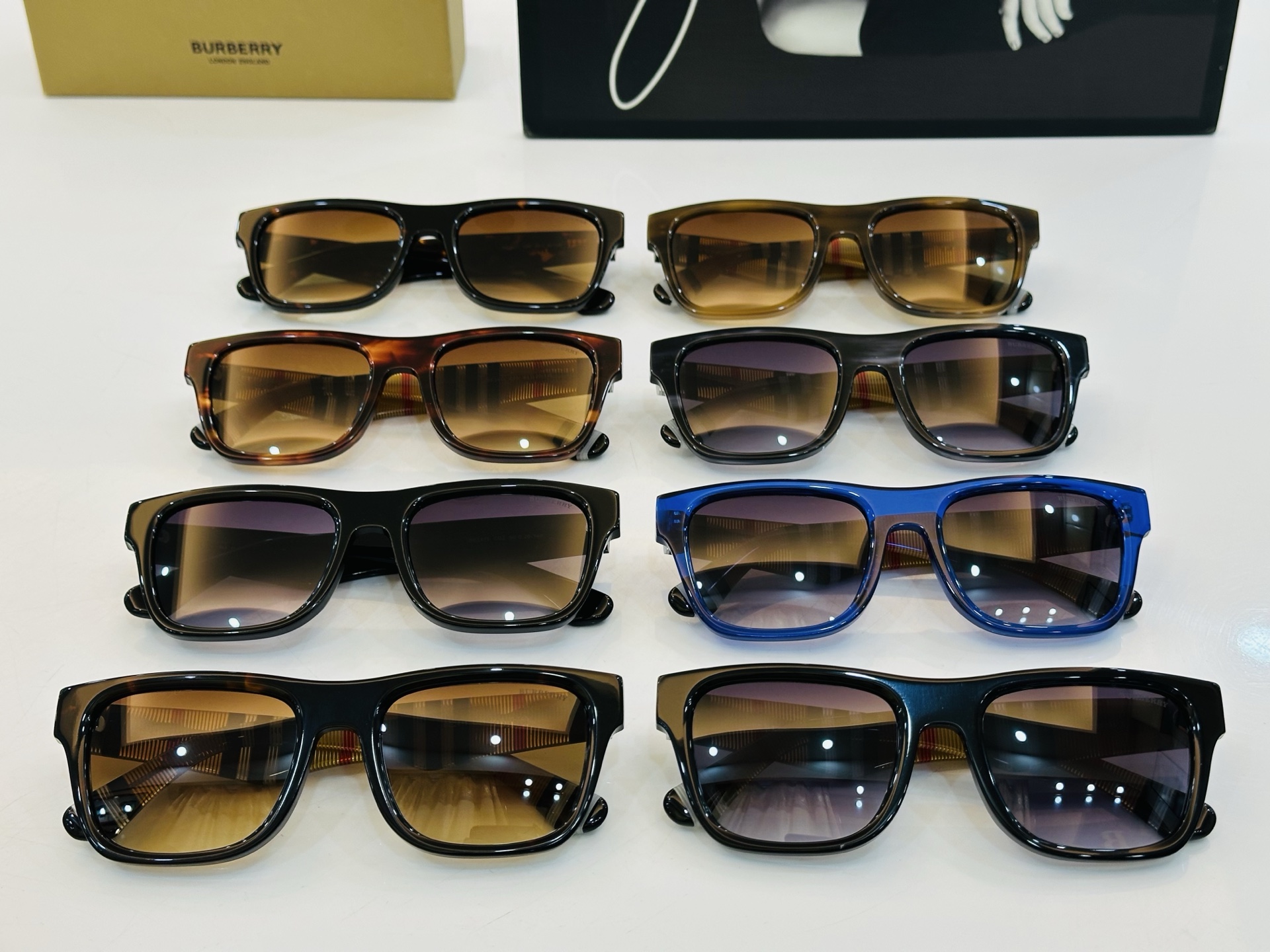 新款 BURBERR*🔻巴家 BE2411   百搭镜架Size：55口20-145 高品质 L到货 🌲