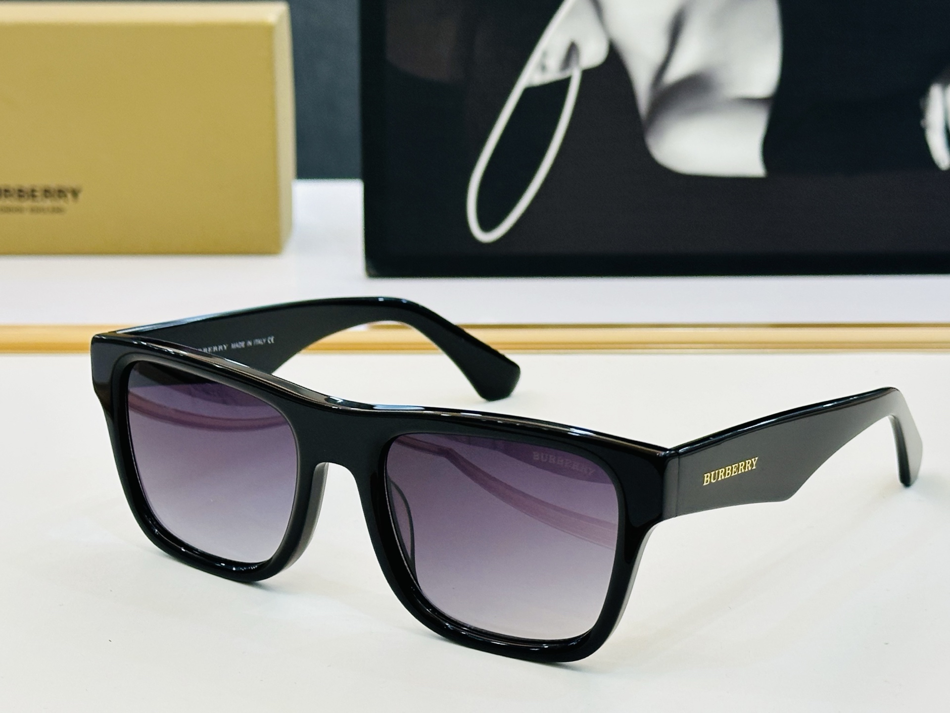 新款 BURBERR*🔻巴家 BE2411   百搭镜架Size：55口20-145 高品质 L到货 🌲