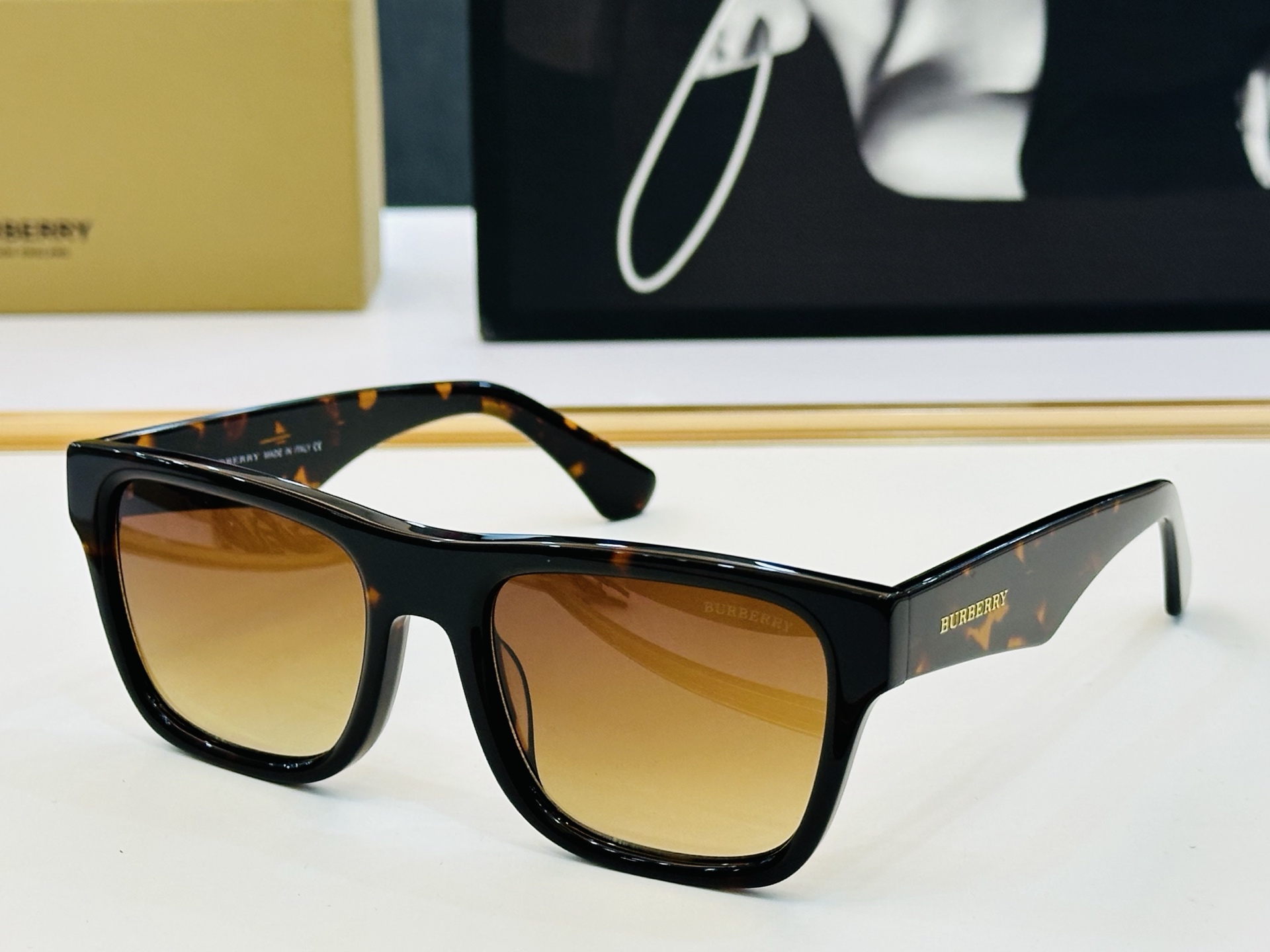 新款 BURBERR*🔻巴家 BE2411   百搭镜架Size：55口20-145 高品质 L到货 🌲