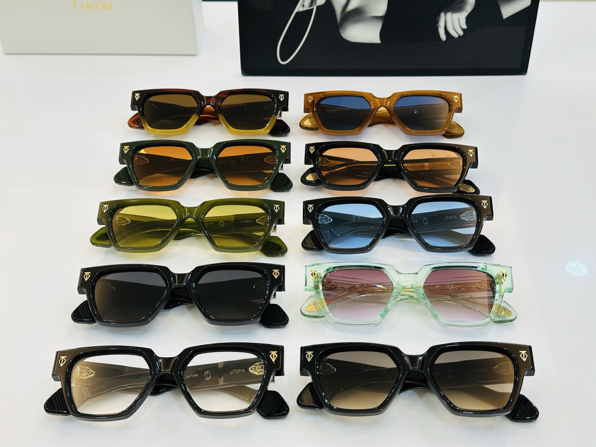 qj THENRI 
MODELUTOPIA  
SIZE53口19-147 
配盒 