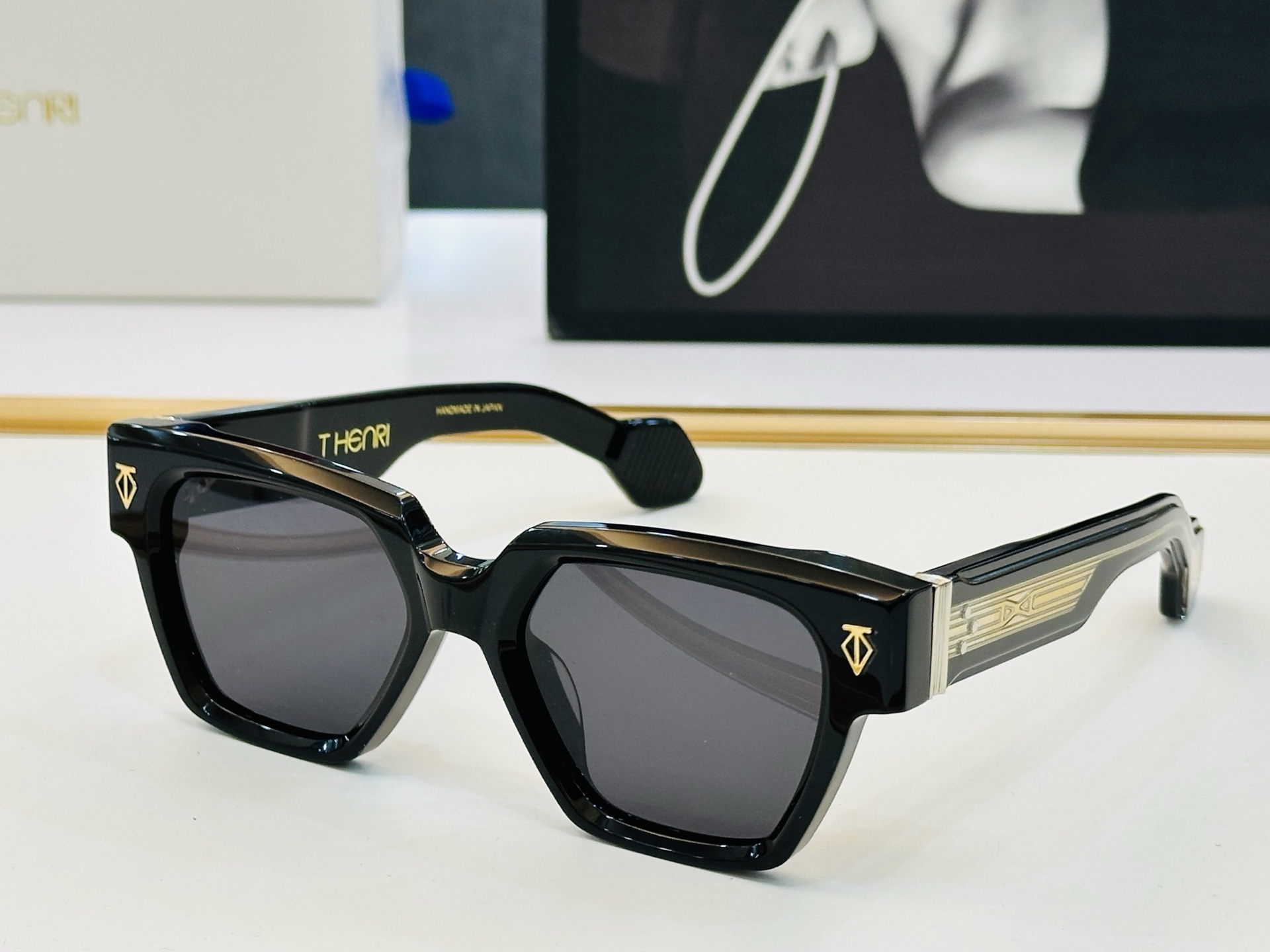 qj THENRI 
MODELUTOPIA  
SIZE53口19-147 
配盒 