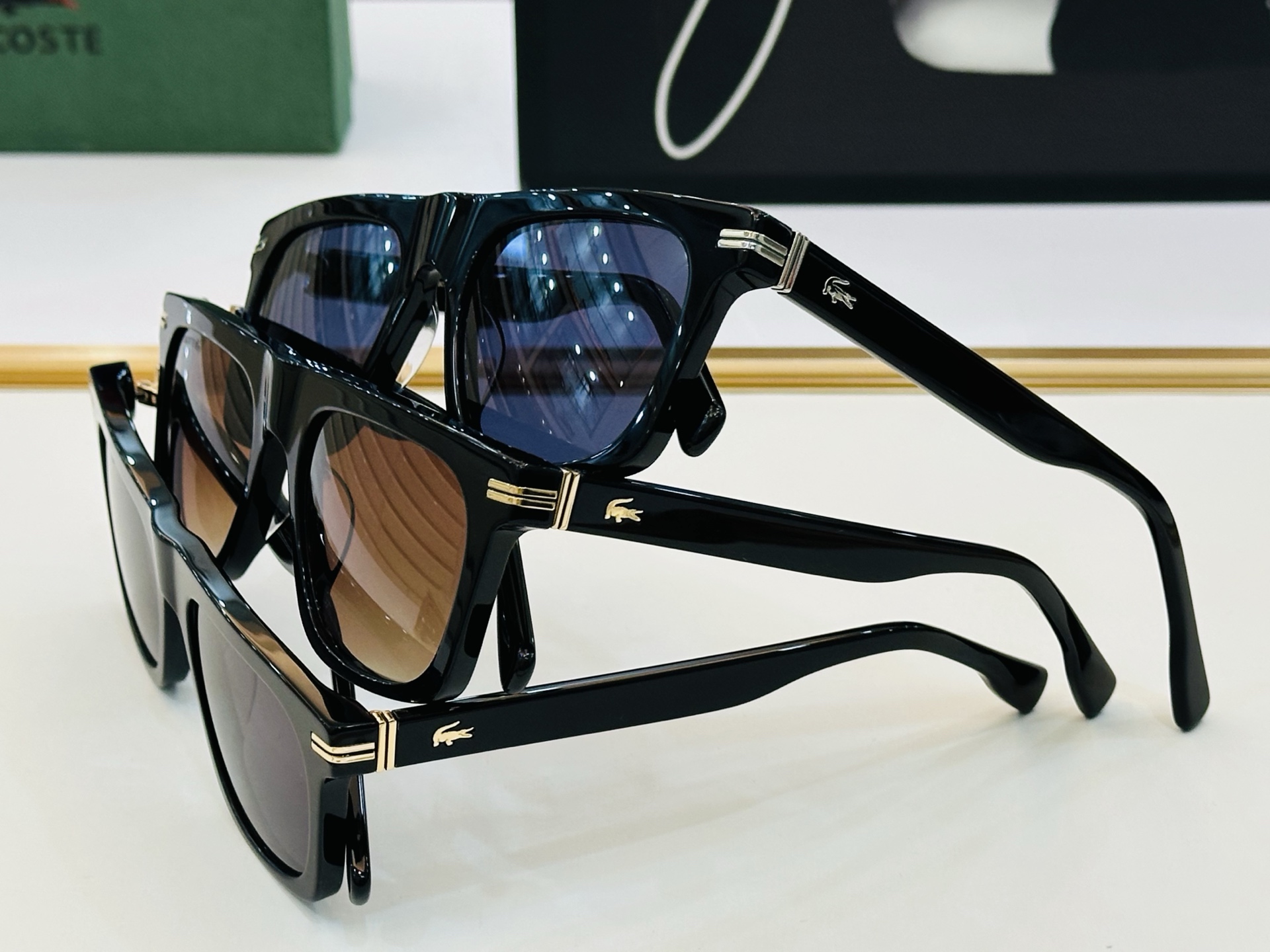 🆕 鳄鱼 LACOSTE 最新款L6045S Size：52口20-145 💫💫时尚舒适  💍C超轻 太