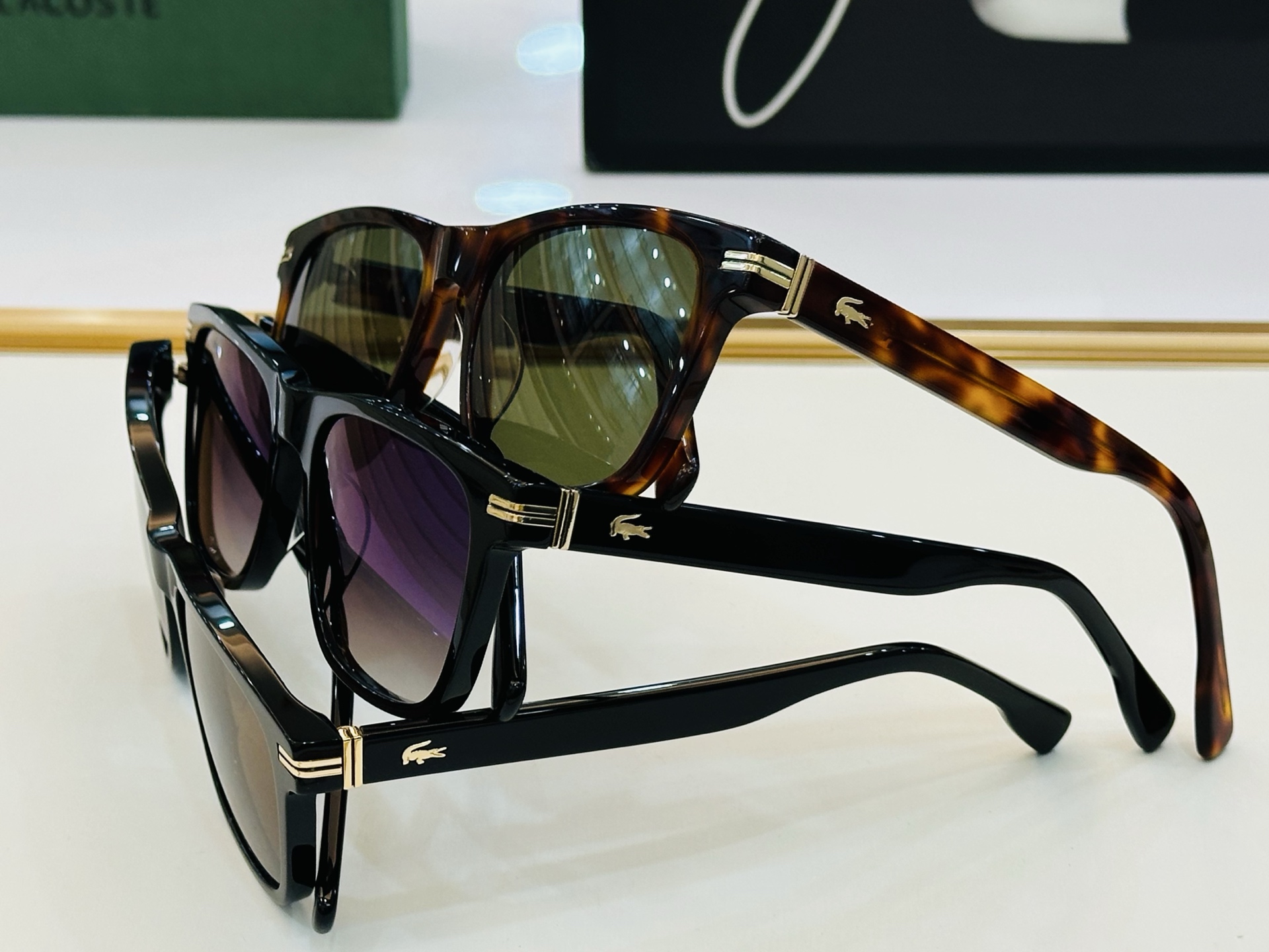 🆕 鳄鱼 LACOSTE 最新款L6046S Size：53口20-145 💫💫时尚舒适  💍C超轻 太