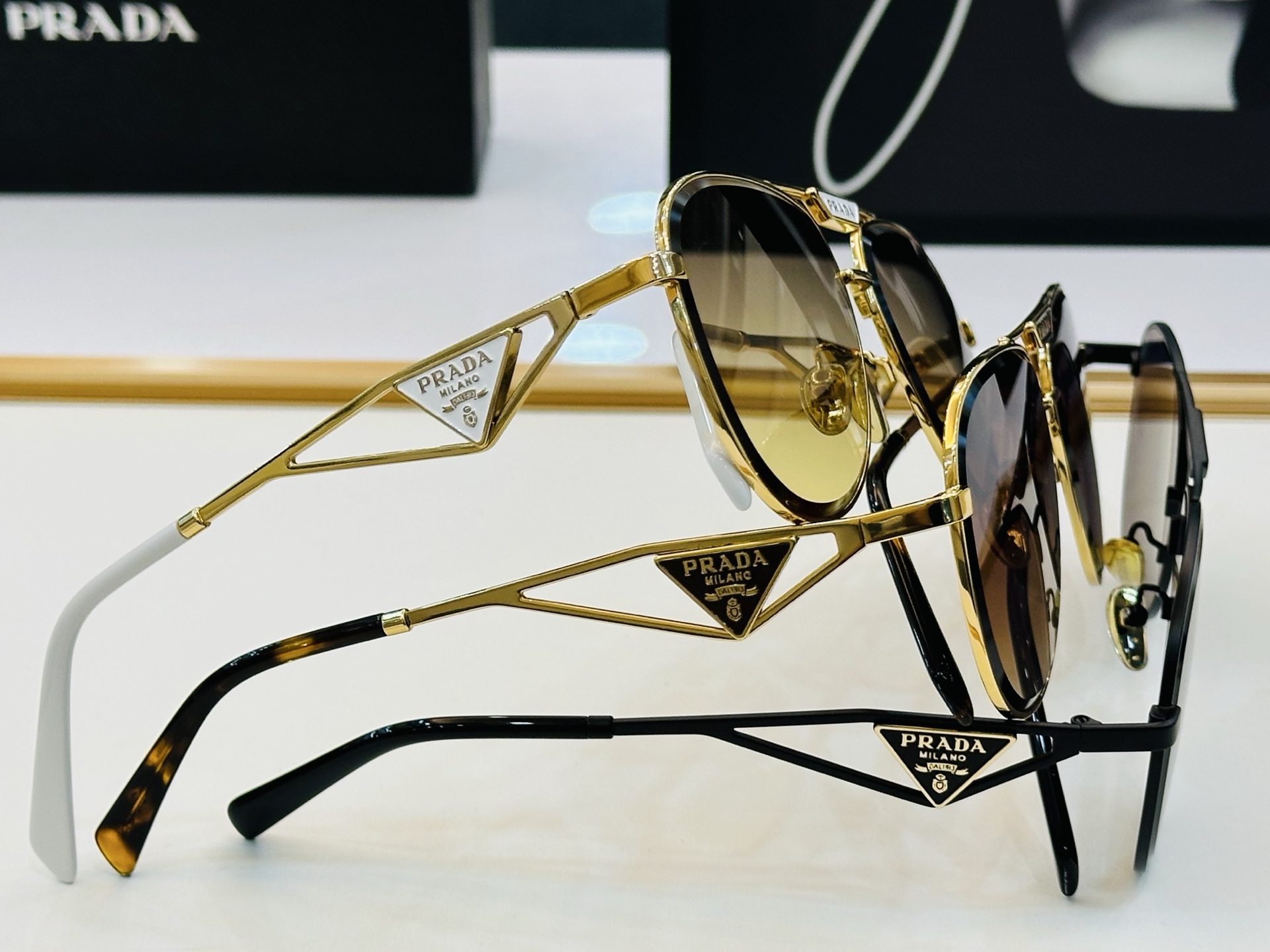 🔺PRAD*🔻普家 SPR113W Size：60口14-145   眼镜系列堪称精湛制作 彰显独特个性