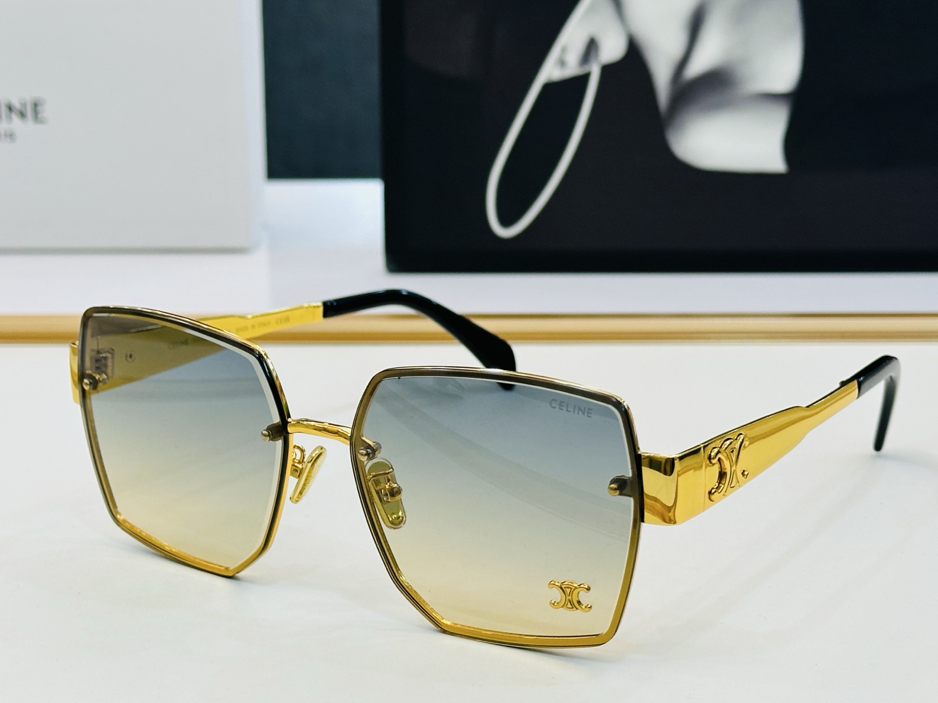 CELINE】赛琳 CL42118U Size：62口16-145 一直热销的款式，欧美风 光泽度好  