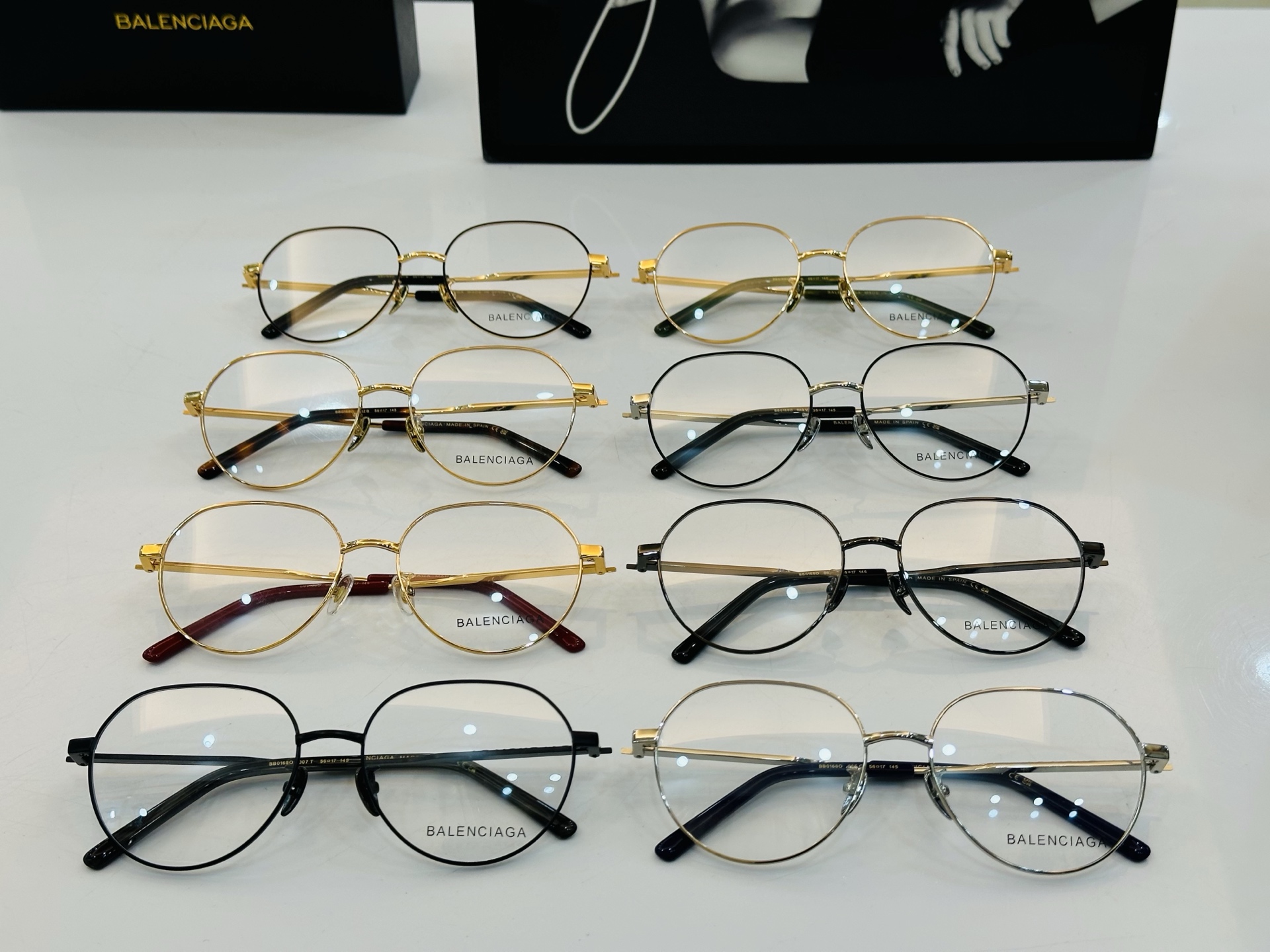 BALENCIAGA巴黎世家 最新 版型很特别的设计 BB0168 Size 56口17-145 XL品