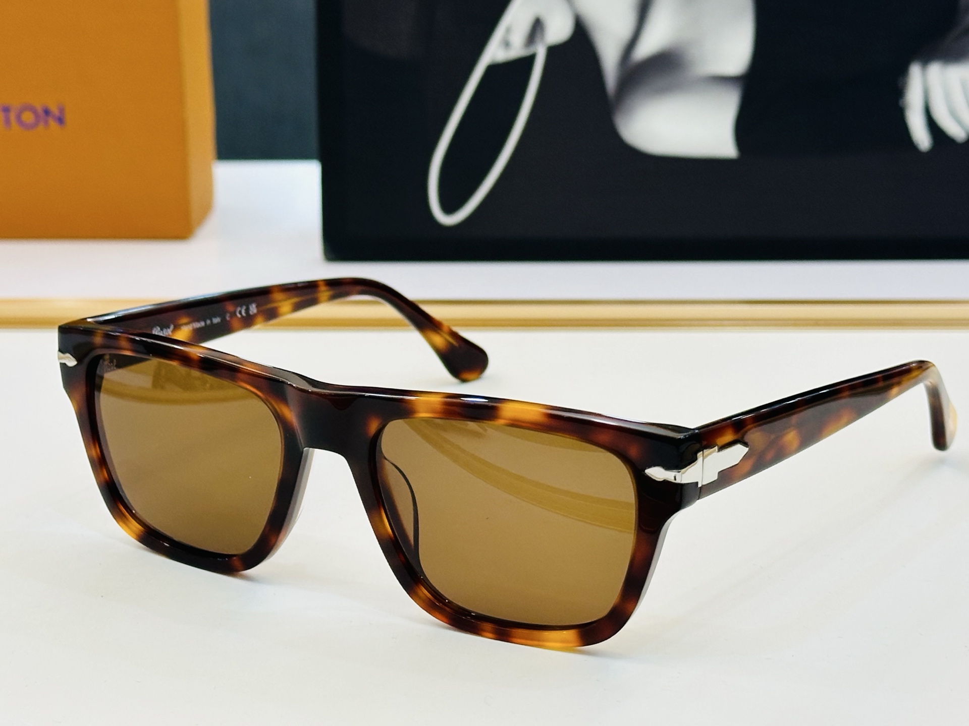 Persol❤️🔺MODEL：PO3348-S  ❤️SIZE：54口21-145 板材框  C太阳镜 