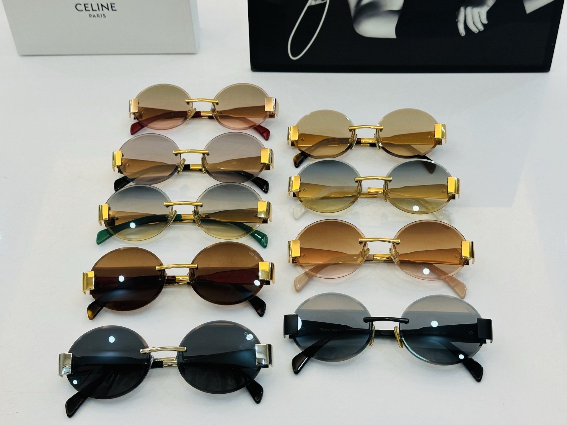 CELINE】赛琳 CL42121U Size：56口17-142  一直热销的款式，欧美风 光泽度好 