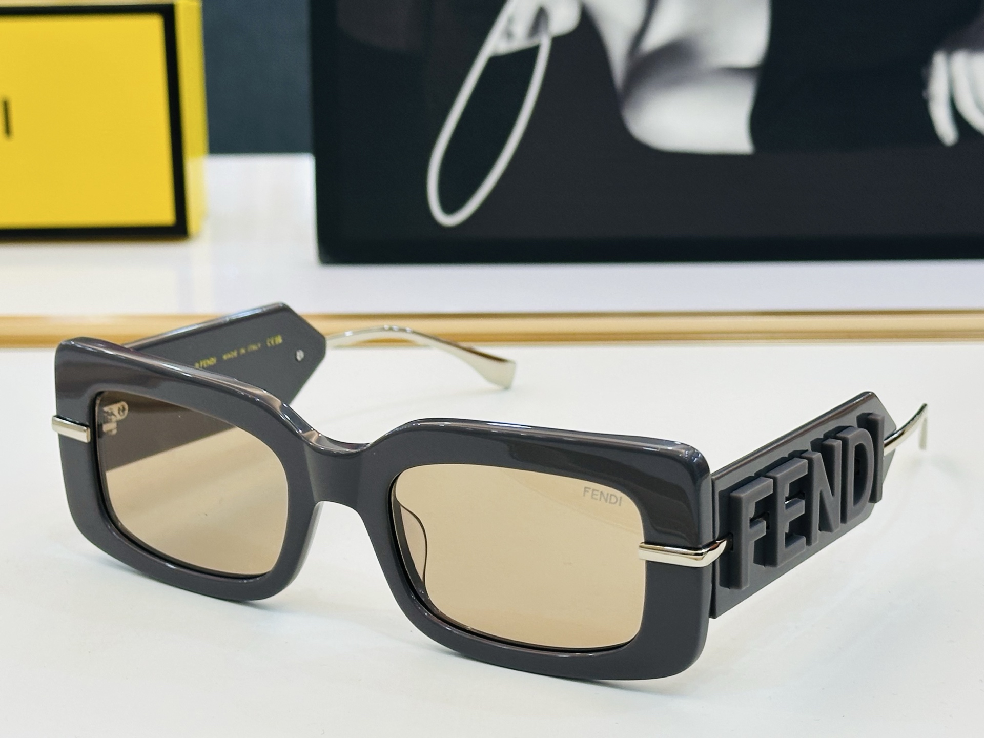 FEND* 芬家 FOL085  Size：52口21-145 👍👍标新立异 👄👄X适合各种脸型 