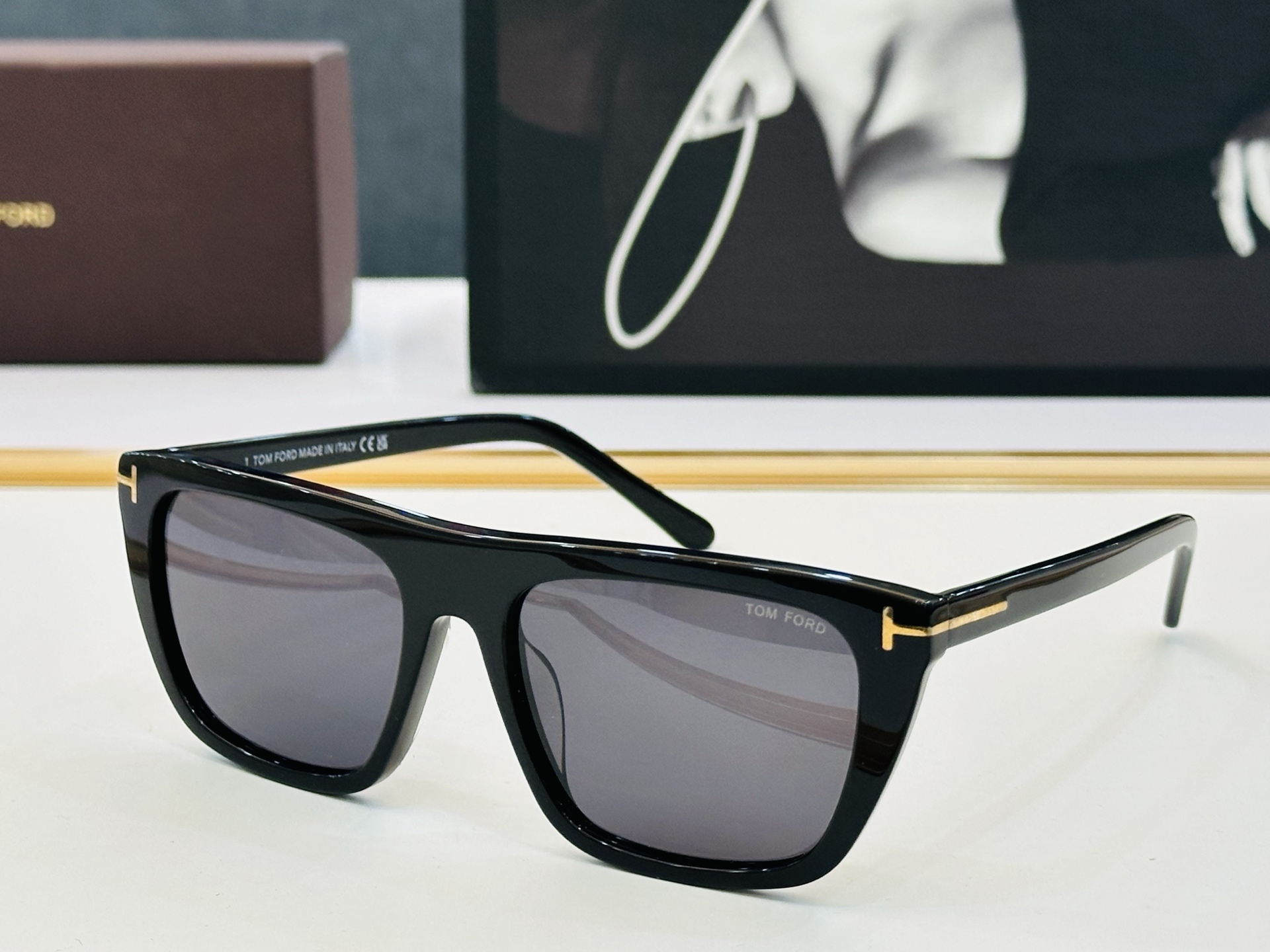 NO:363354,TOM FORD Tom's MODEL: FT1175 Size56 18-145 Fashion trend C sunglasses Glasses Sunglasses Sunglasses, glasses, tom ford19860909款 TOM FORD汤姆家 MODEL:FT1175 Size56口18-145 时尚潮流 C太阳镜 眼镜墨镜太阳镜,眼镜,tom ford,glasses