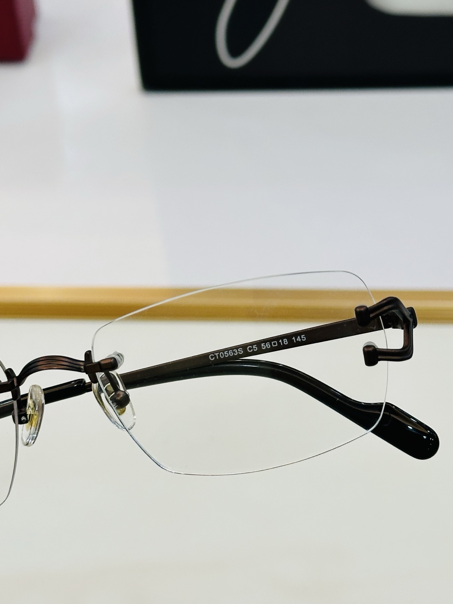 Cartie* 卡家 太阳镜 CT0563S Size：56口18-145 电镀工艺精湛气质十足！Z男女