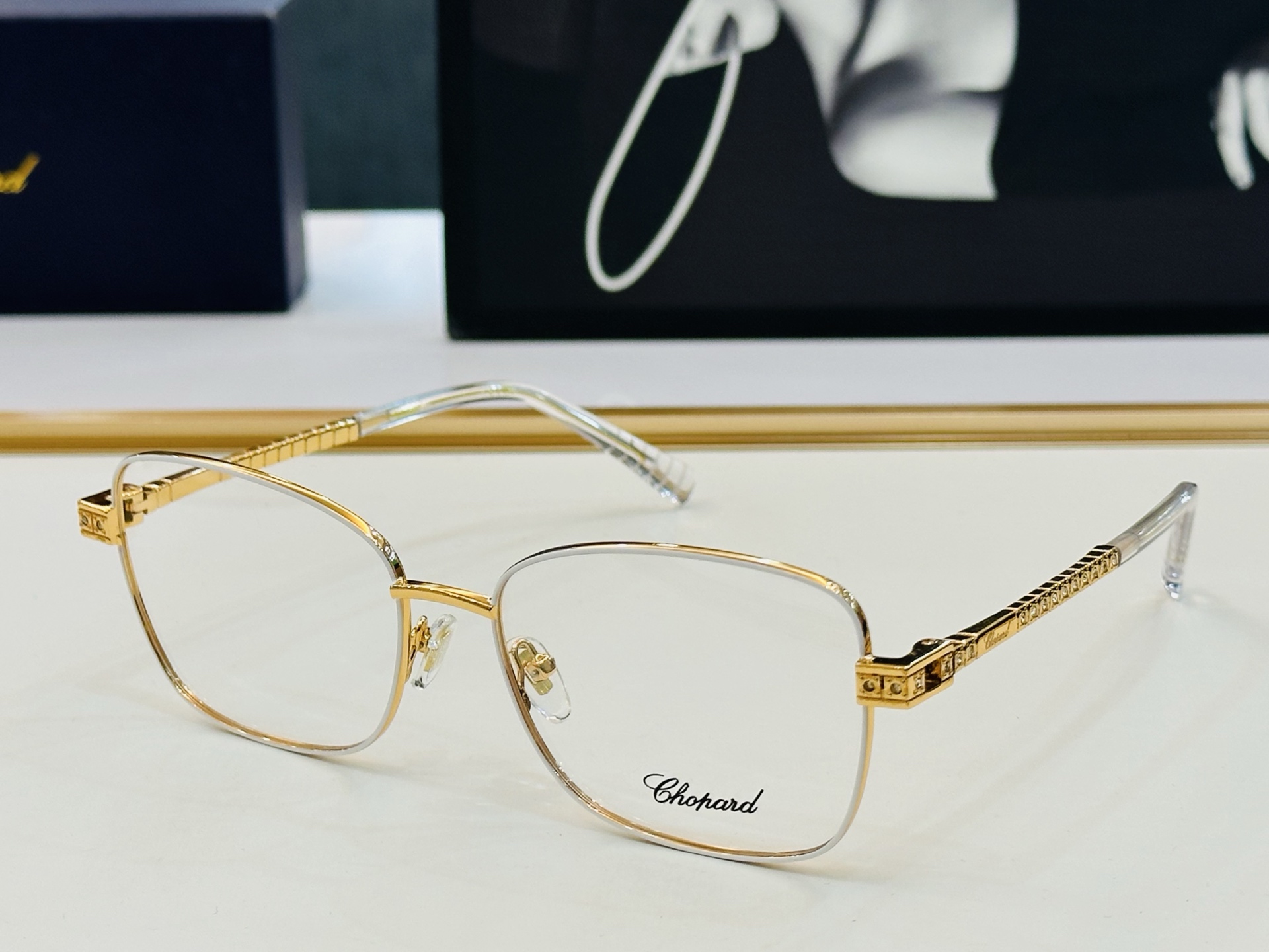 原版 ChoPard肖邦 MODEL VCHL441LS Size：58口17-143   以现代时尚的