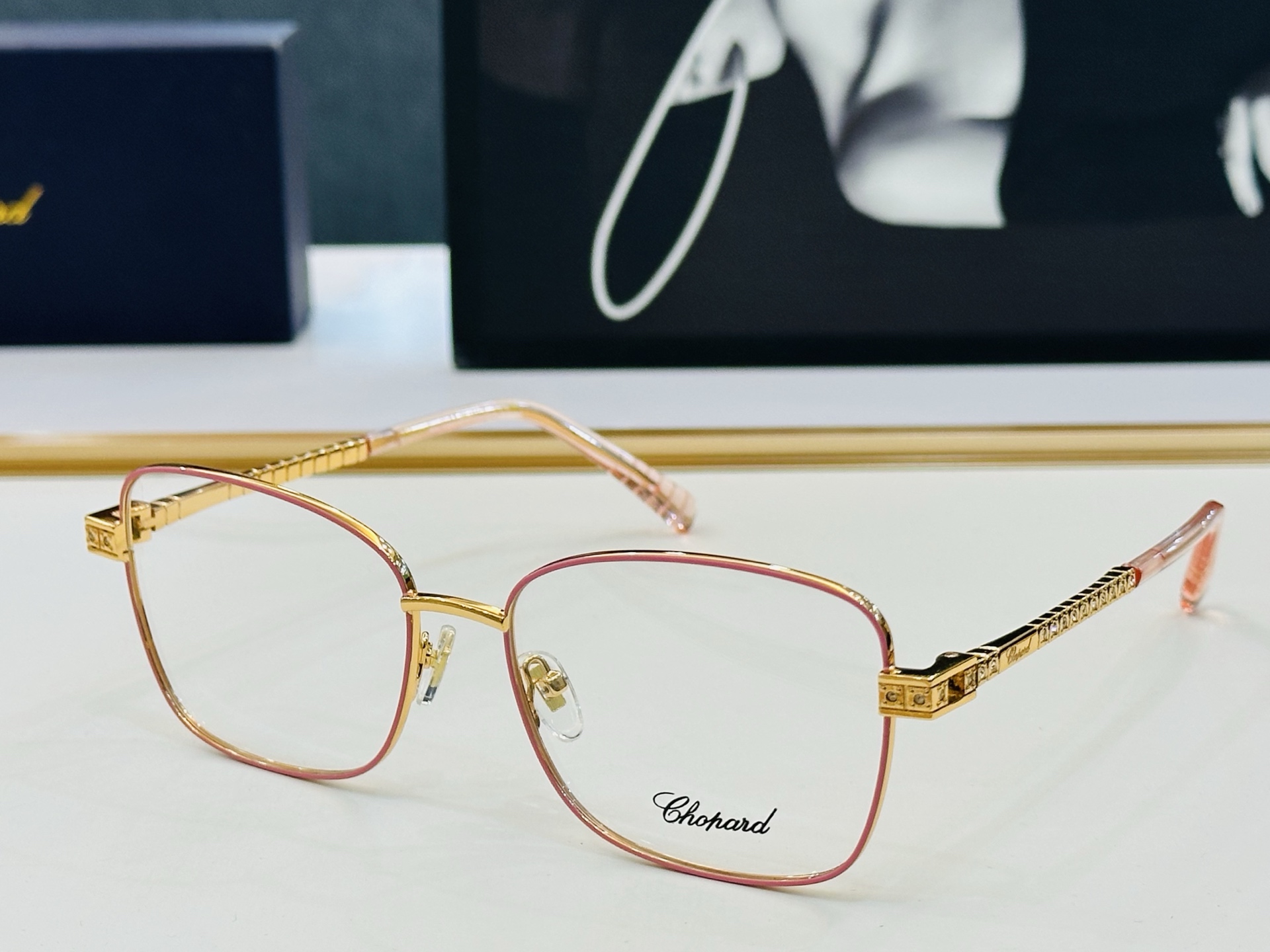 原版 ChoPard肖邦 MODEL VCHL441LS Size：58口17-143   以现代时尚的
