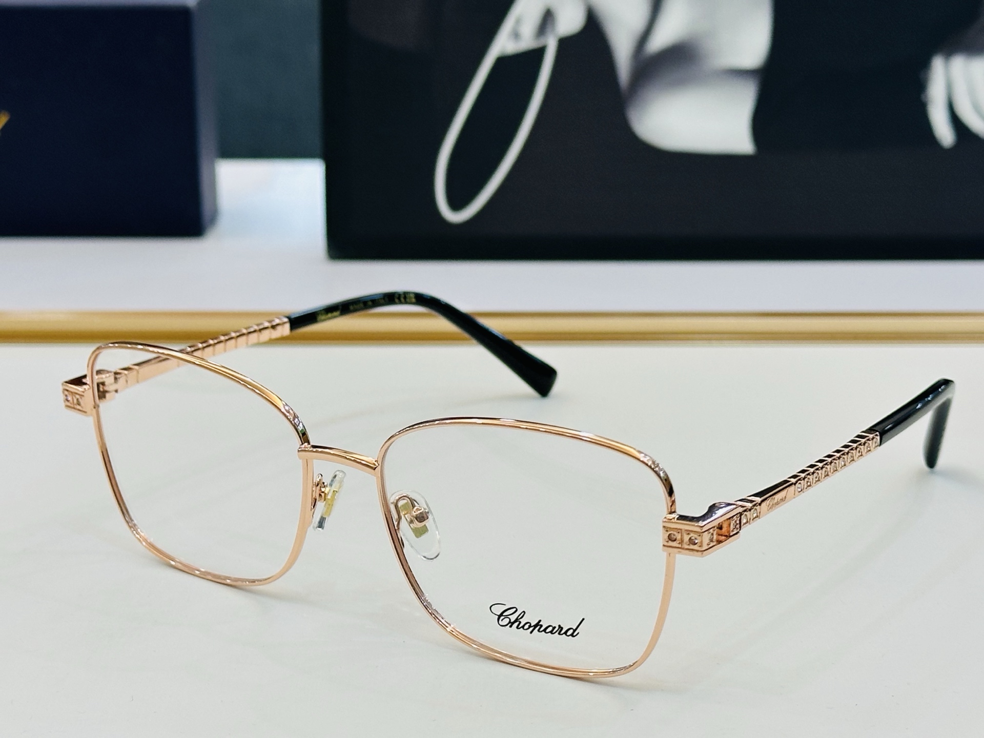 原版 ChoPard肖邦 MODEL VCHL441LS Size：58口17-143   以现代时尚的