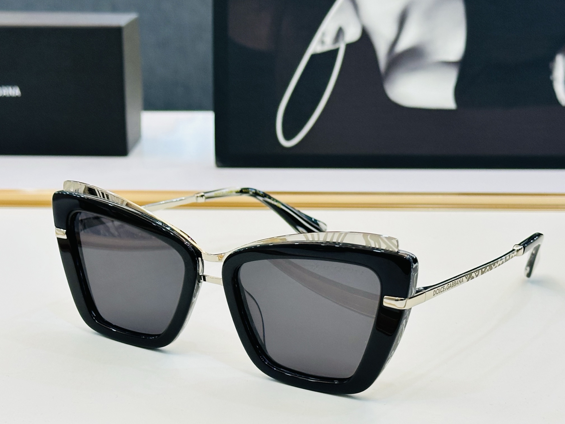 🆕 官网款 🔺DOLCE&GABBAN*🔻DG4472   Size：54口19-145   新颖独特🔝