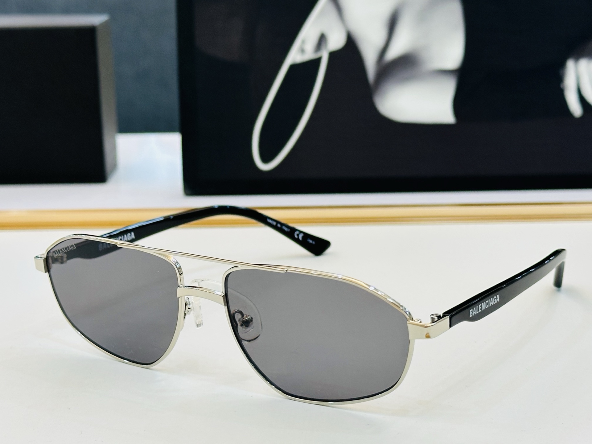 BALENCIAGA巴黎世家 BB0012S SIZE：58口16-140  最新 版型很特别的设计 F