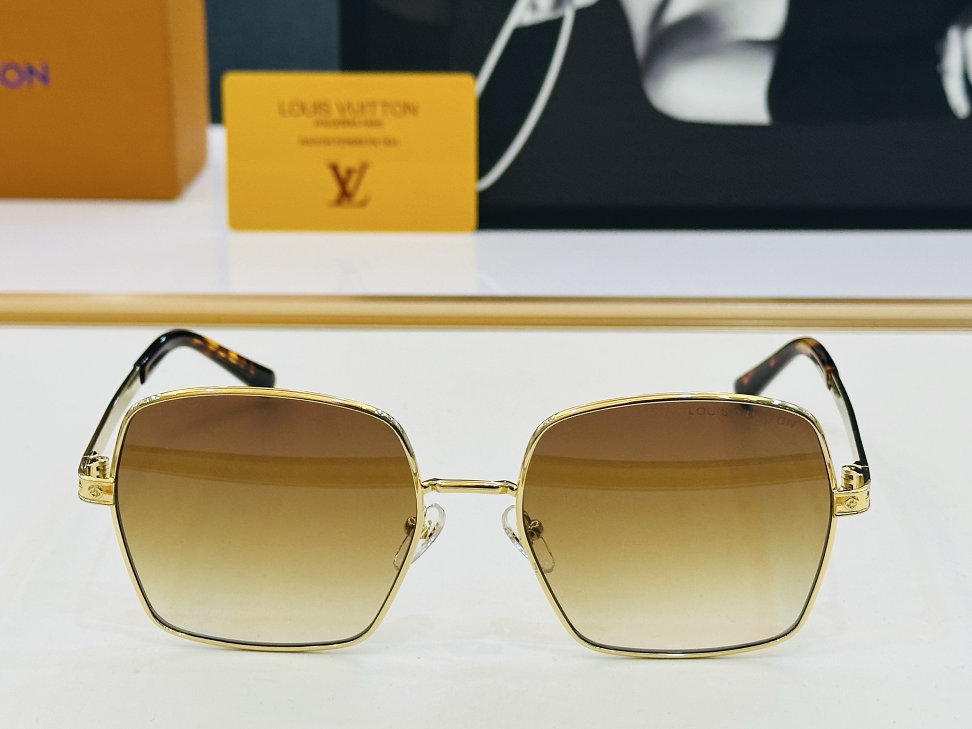 路易家 LOUIS *VUITON 原单高品质 Model Z2955U 高端货 Size：56口19-