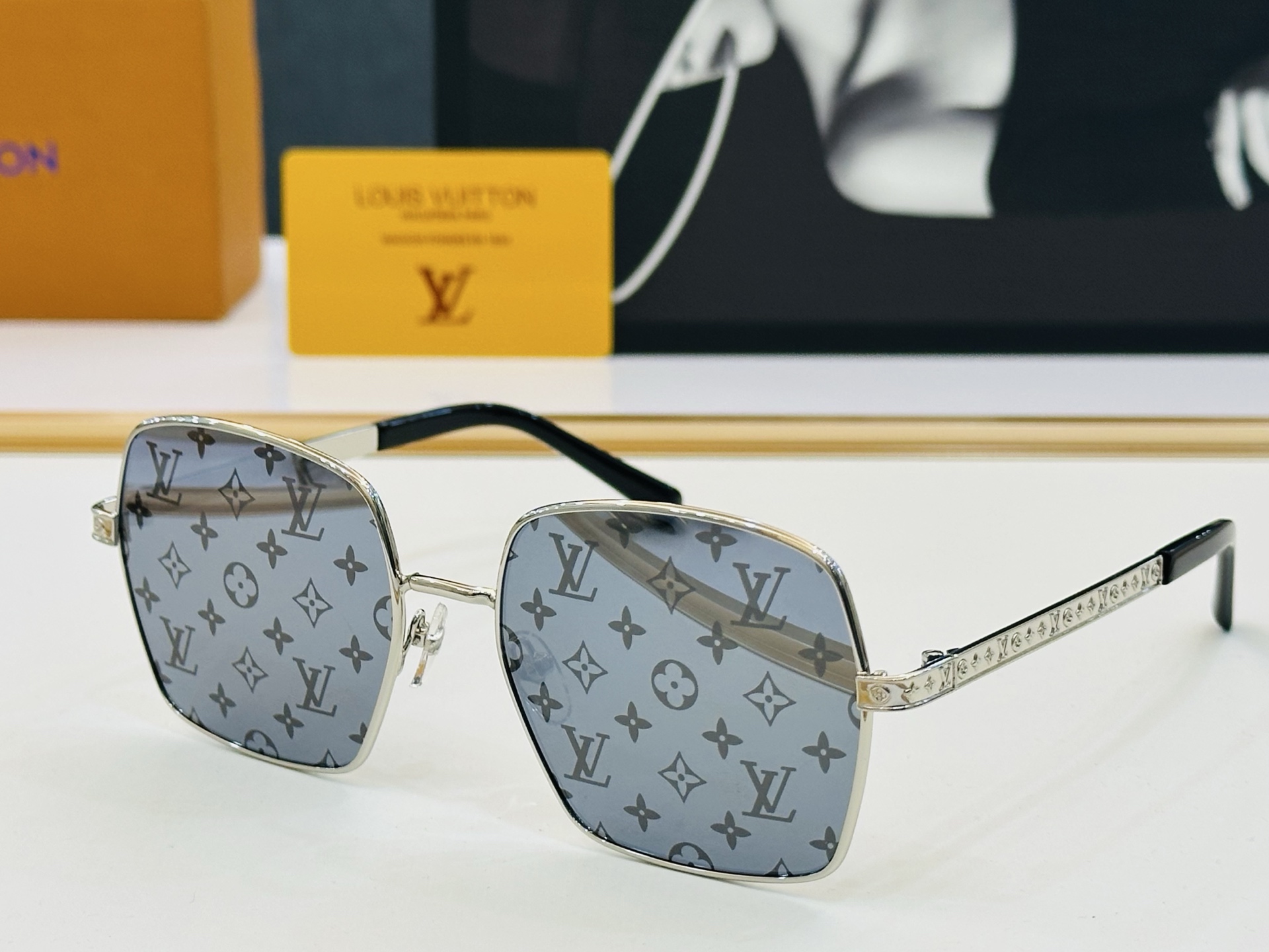 路易家 LOUIS *VUITON 原单高品质 Model Z2955U 高端货 Size：56口19-