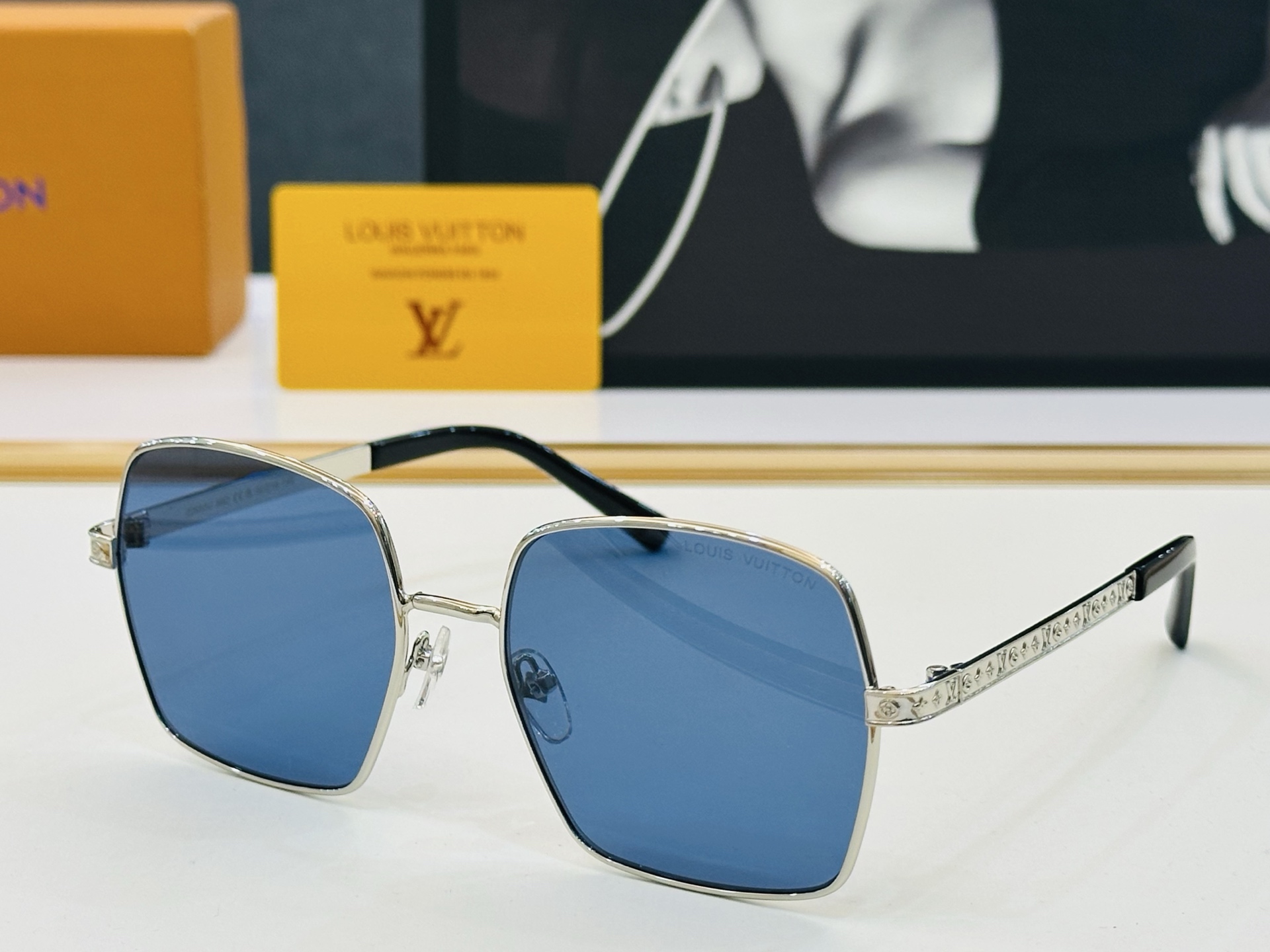 路易家 LOUIS *VUITON 原单高品质 Model Z2955U 高端货 Size：56口19-