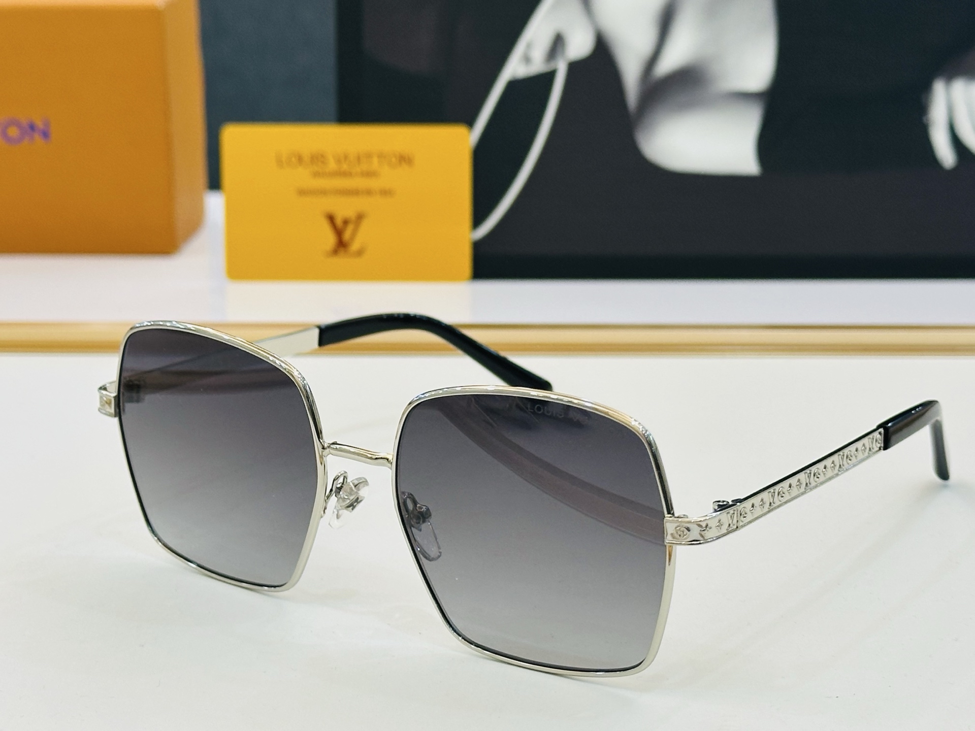 路易家 LOUIS *VUITON 原单高品质 Model Z2955U 高端货 Size：56口19-