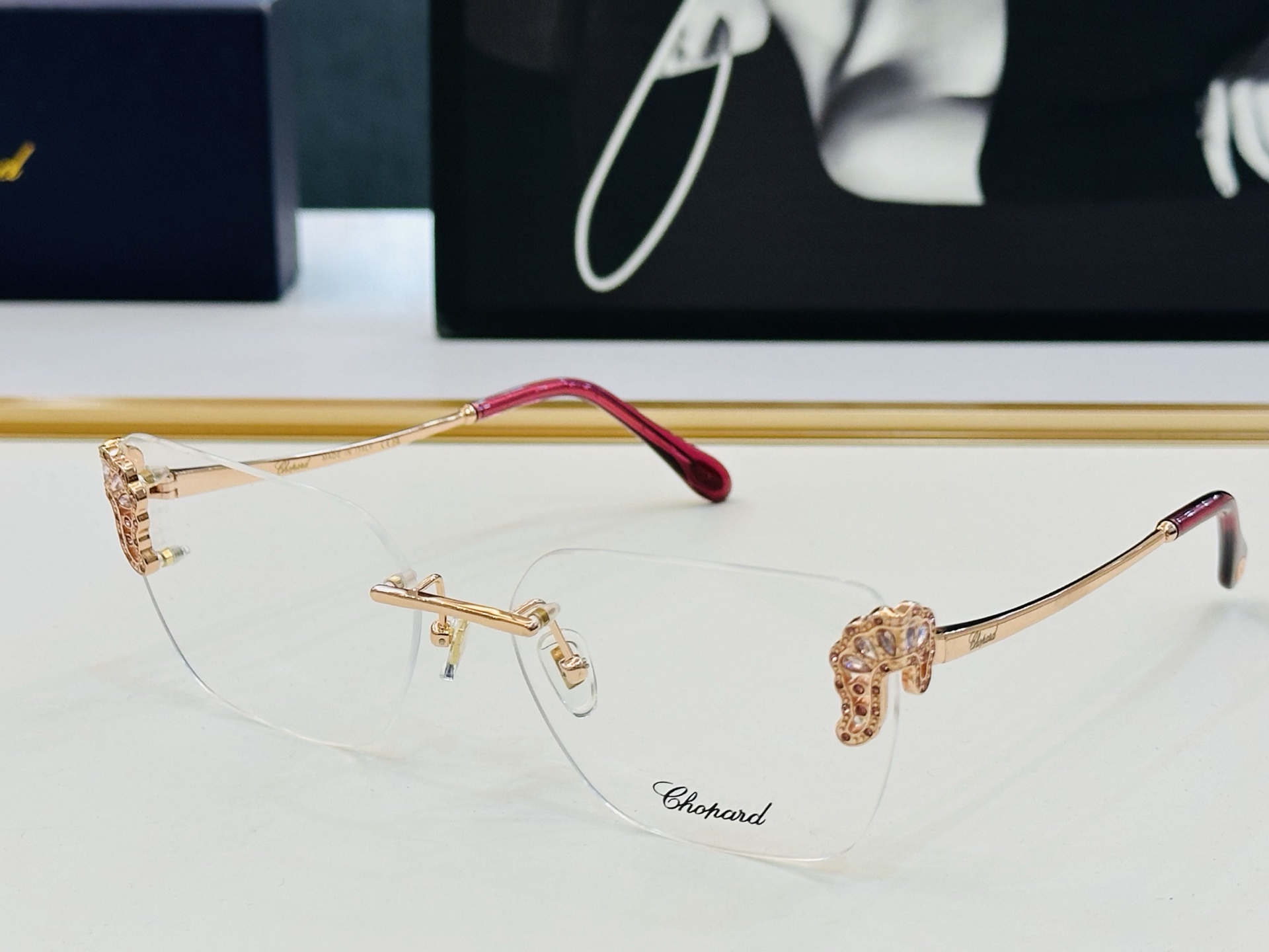 原版 ChoPard肖邦 MODEL VCHL435LS Size：61口17-145 以现代时尚的设计