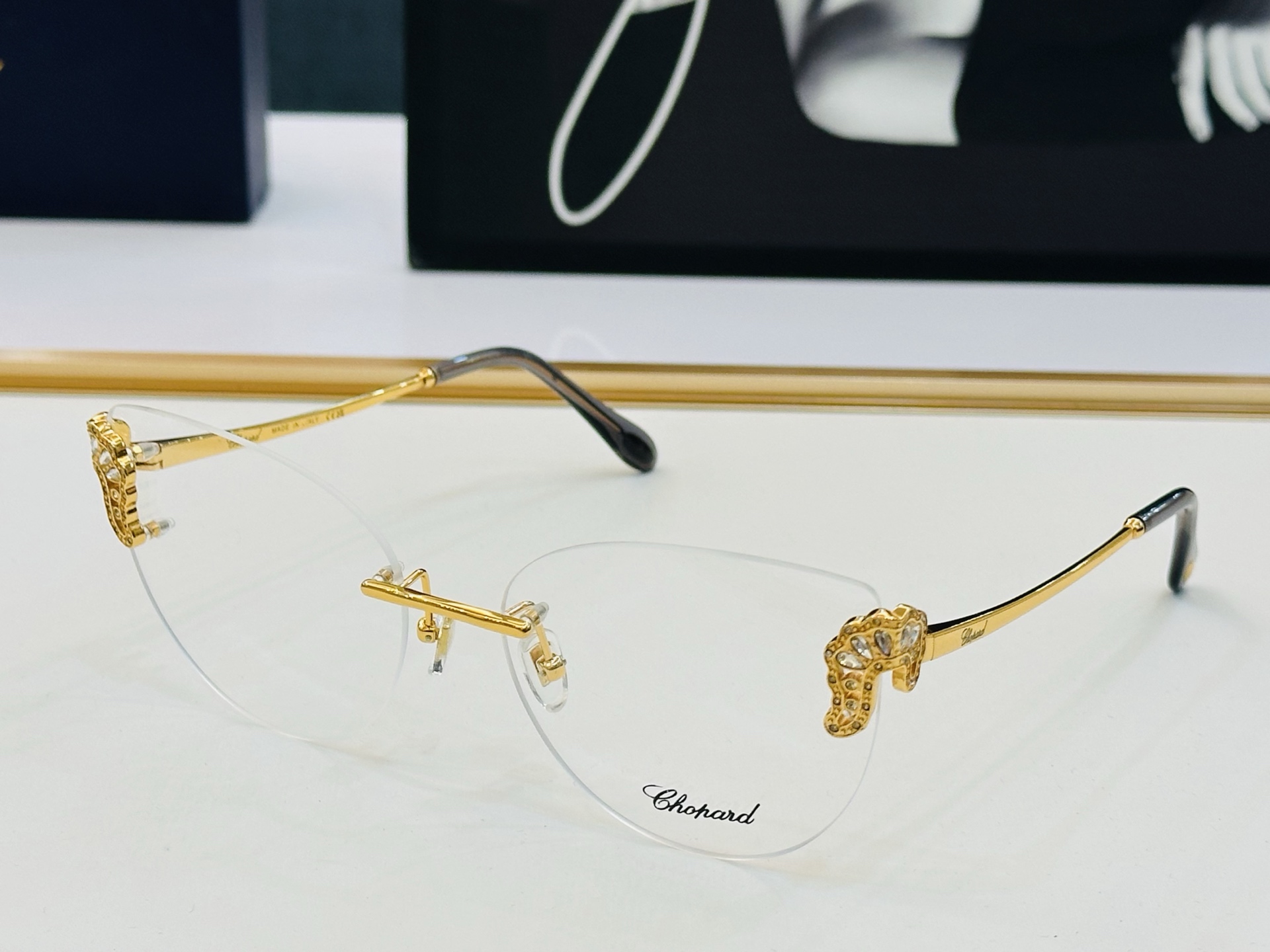 原版 ChoPard肖邦 MODEL VCHG03S Size：61口17-145 以现代时尚的设计风格