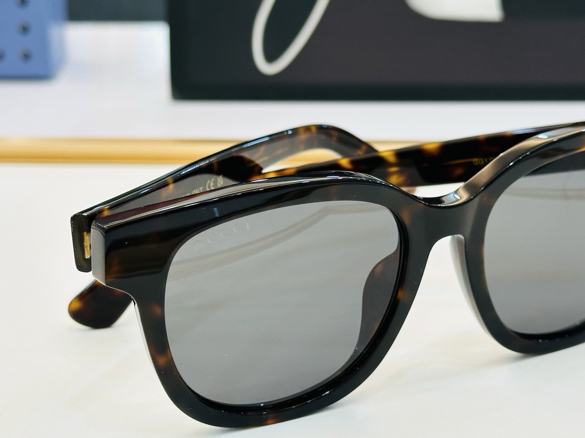 GUCC* 古家 GG1797SK 🐝🐝系列 Size：55口19-145 🍁🍁E超绝品质 。 