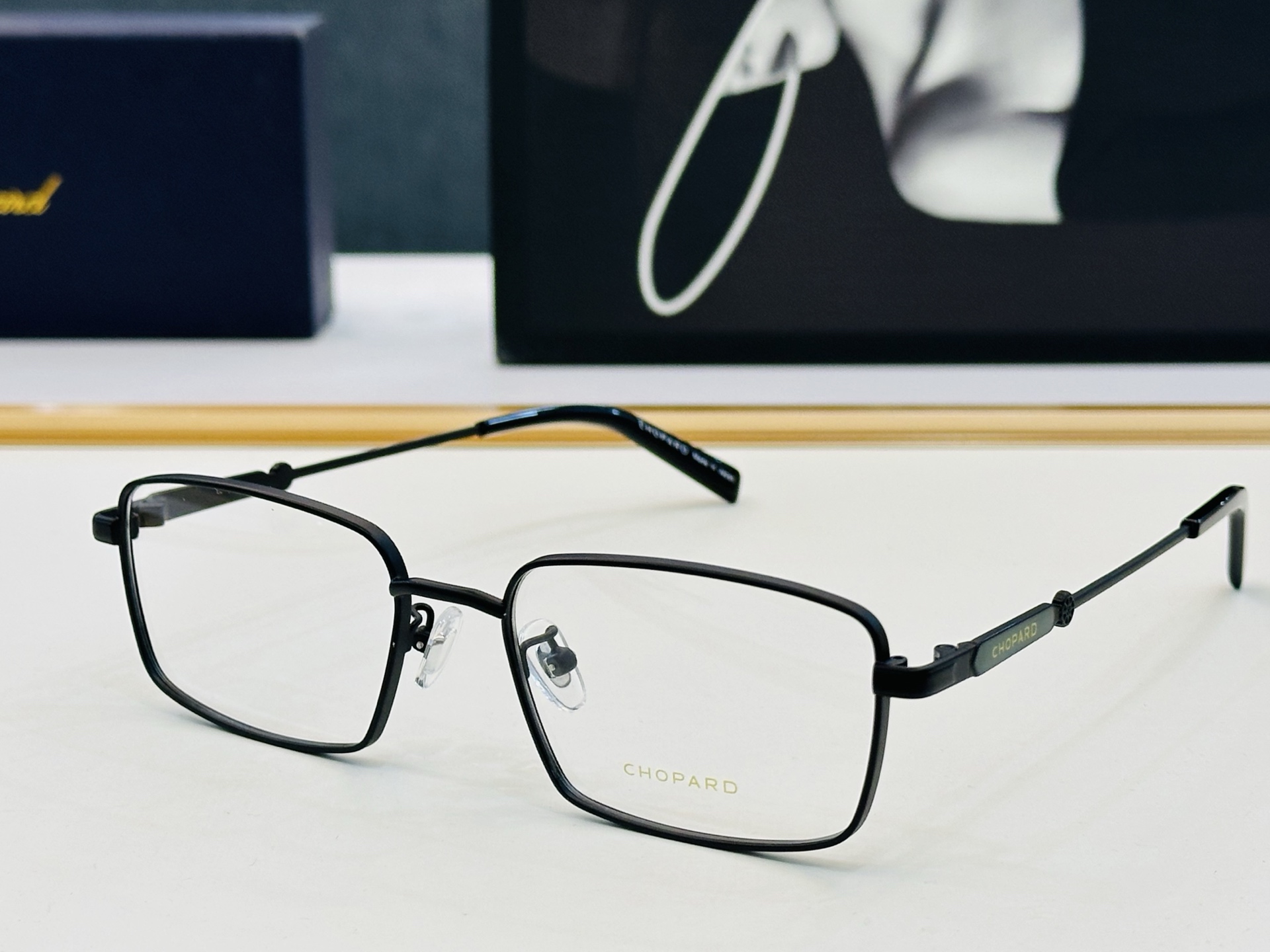 NO:365377,Original Chopard Chopin MODEL: VCHL45 Size56-19- In a modern and fashionable design style Z light distribution frame Glasses sunglasses, glasses, chopard19860909原版 Chopard肖邦 MODEL: VCHL45 Size56口19- 以现代时尚的设计风格 Z 配光架 眼镜墨镜太阳镜,眼镜,chopard,glasses