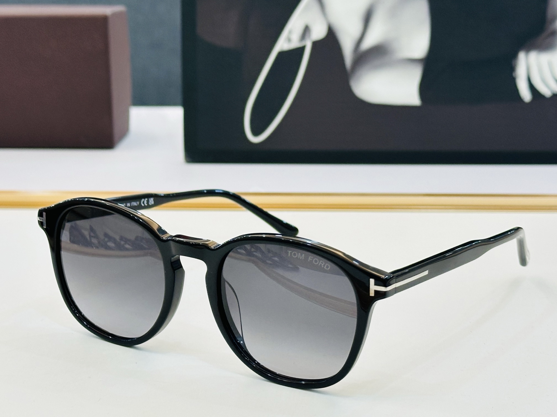 NO:365396,TOM FOR* Tom Home Model: FT0834Size51 21- Fashion frame, board sunglasses, C fashion classic glasses, sunglasses, glasses, tom ford19860909TOM FOR*汤姆家 Model: FT0834Size51口21- 时尚框 板材太阳镜 C时尚经典款眼镜墨镜太阳镜,眼镜,tom ford,glasses